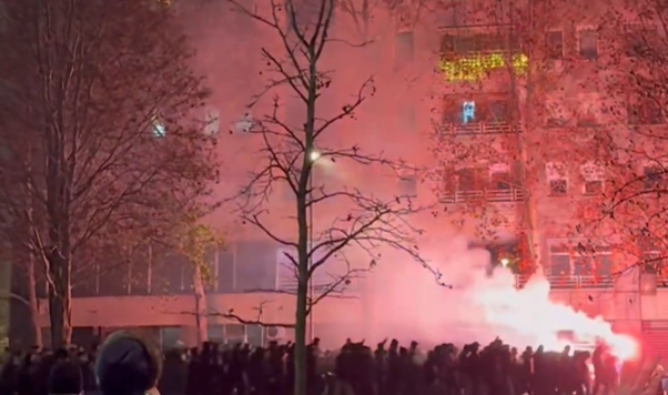 «Παρέλαση» των... φανατικών του Ερυθρού Αστέρα πριν μπουν στο γήπεδο της Παρτίζαν (video)