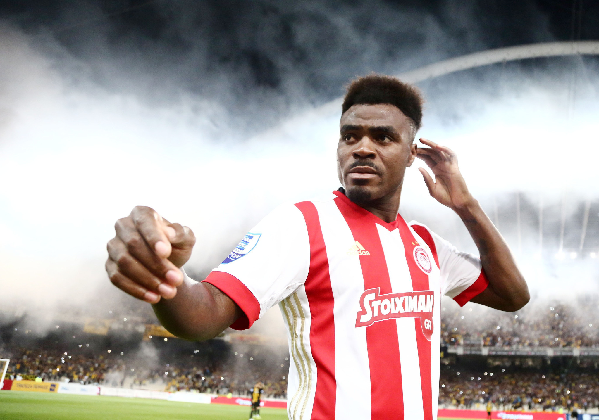 O πρώην παίκτης του Ολυμπιακού που χώρισε με την Μiss Nigeria 2013 για τα... μάτια της Miss Nigeria 2014