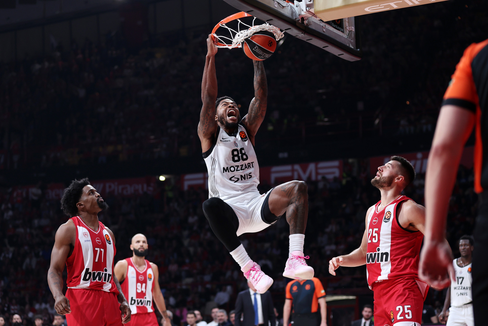 Στο χέρι του Ολυμπιακού το θέμα Τζόουνς, άμεσα οι εξελίξεις