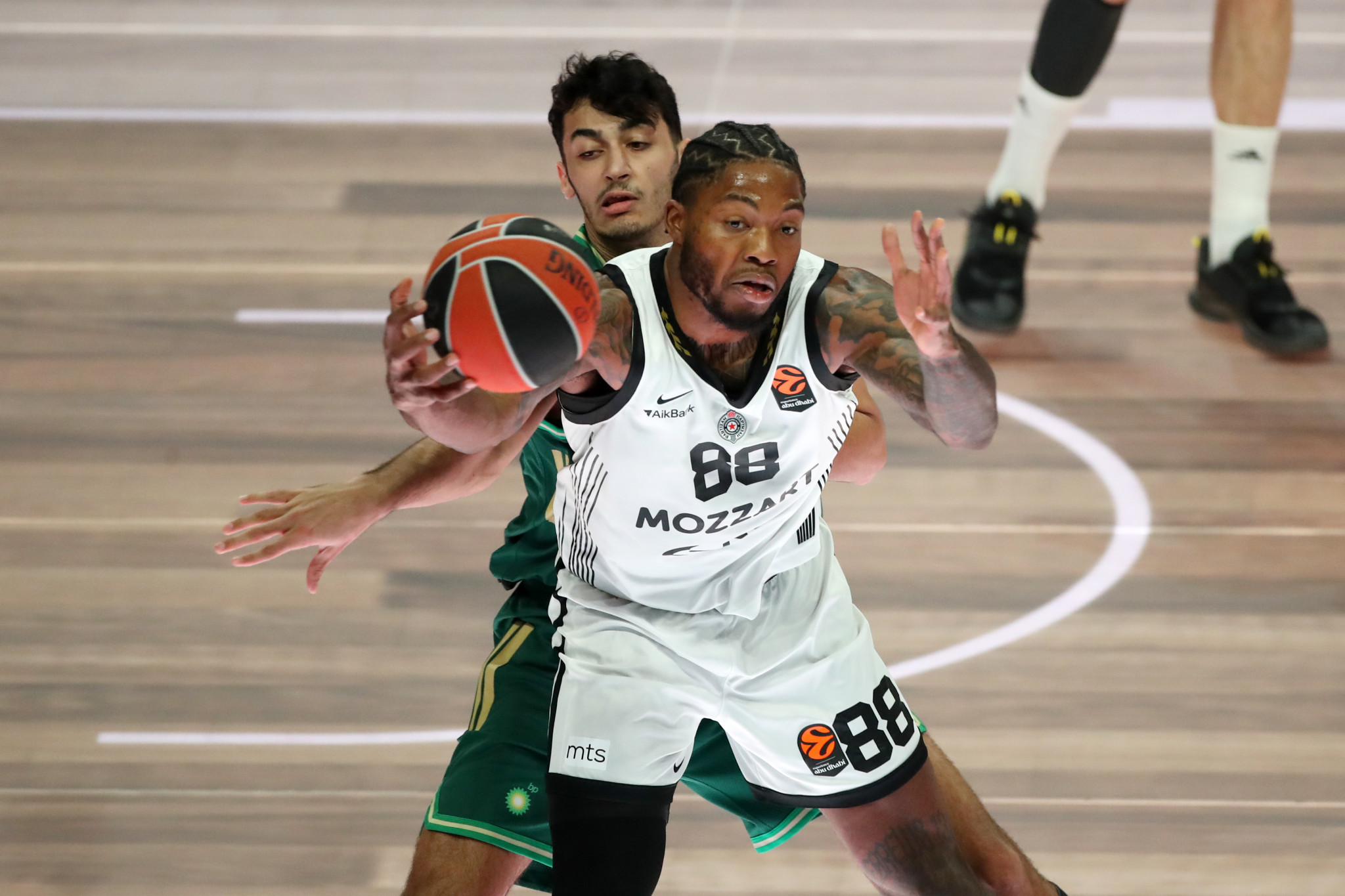 Νέο ρεπορτάζ στη Σερβία: «Ο Ταϊρίκ Τζόουνς θέλει Ολυμπιακό»