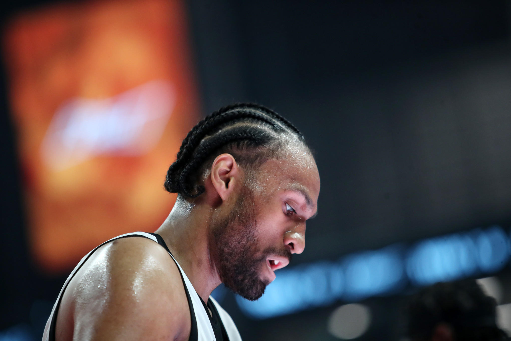 Έντονες αποδοκιμασίες για Πάρκερ και Τζόουνς πριν το Παρτίζαν - Μακάμπι