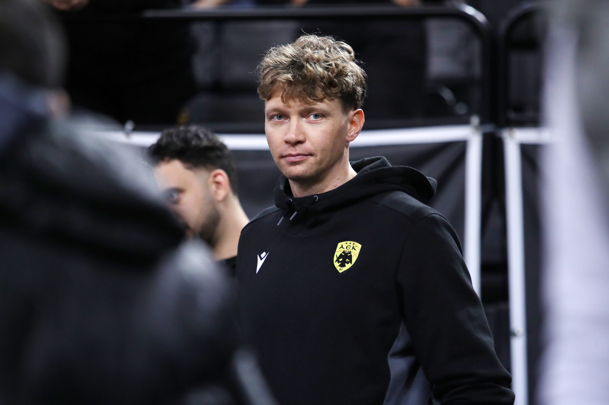 Ετοιμάζεται για επιστροφή ο Κουζμίνσκας, τα δεδομένα με Μπράουν στην ΑΕΚ