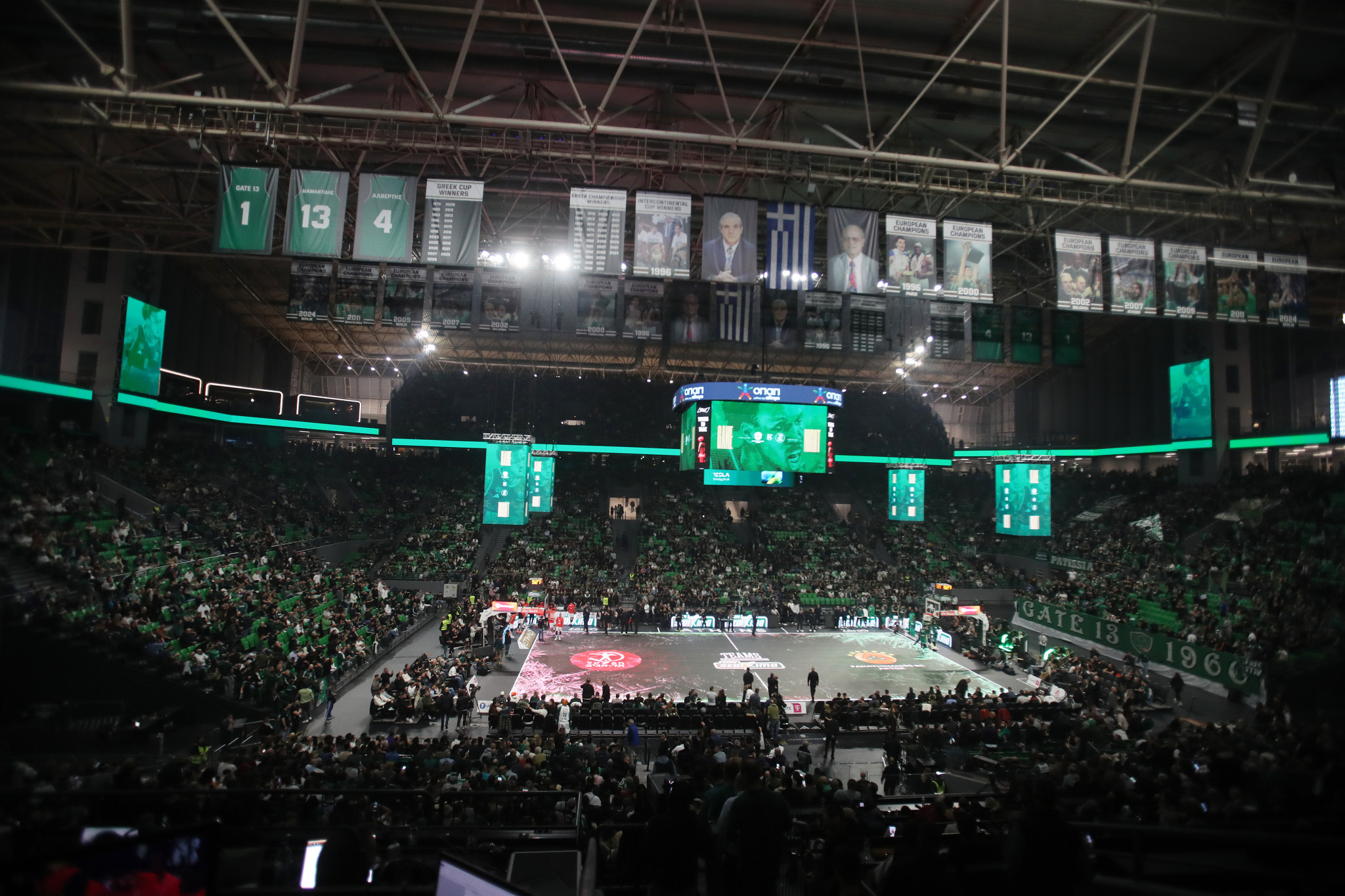 Ο Παναθηναϊκός αφαίρεσε δια βίου το διαρκείας του φιλάθλου που απώθησε τον Γιανάι