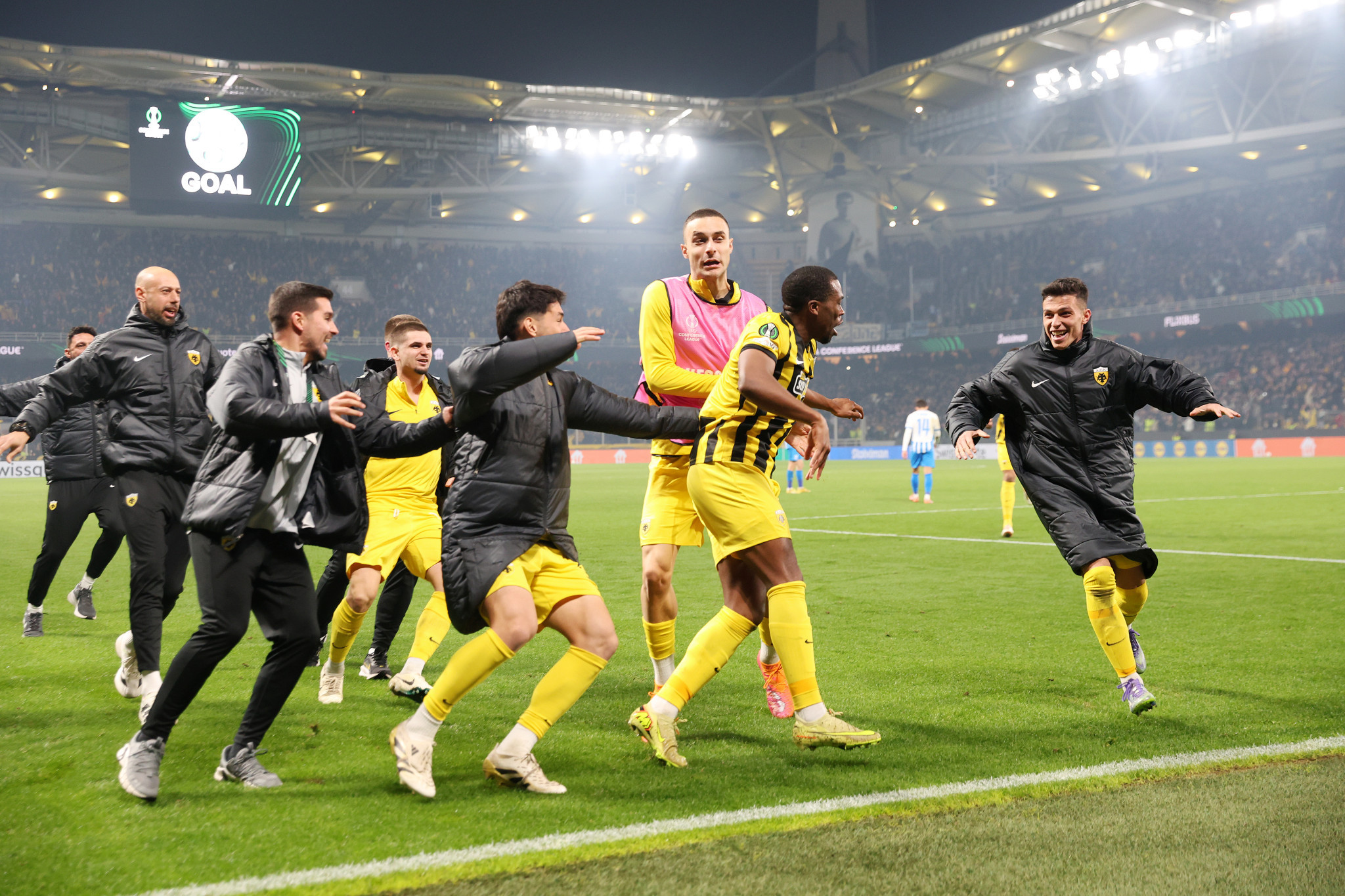 «Τρελάθηκε» και η «L'Equipe» με την πρόκριση της ΑΕΚ - «Η πιο δραματική τροπή της βραδιάς»