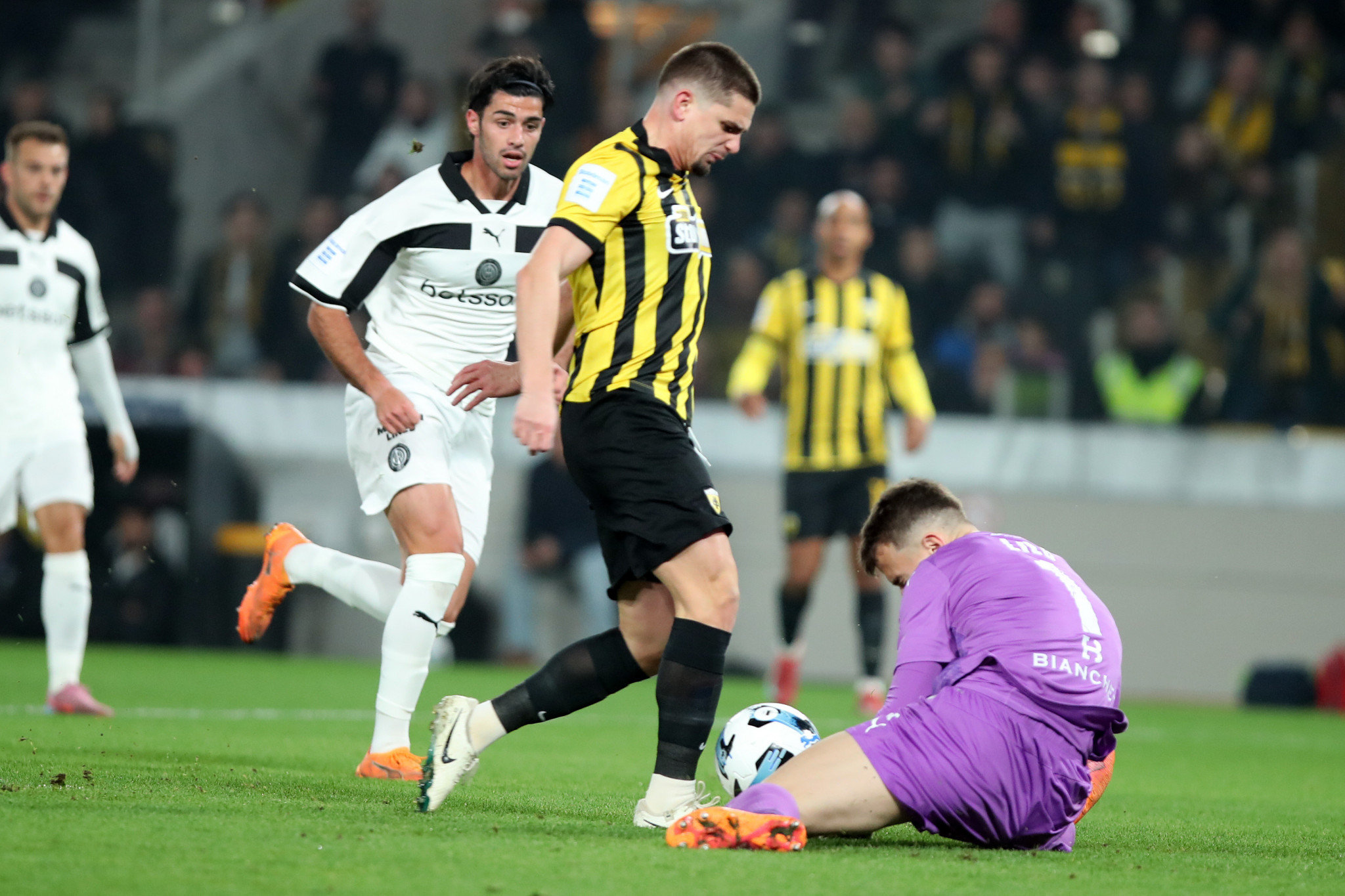 Το γκολ της ΑΕΚ που ακυρώθηκε για φάουλ του Μάριν (video)