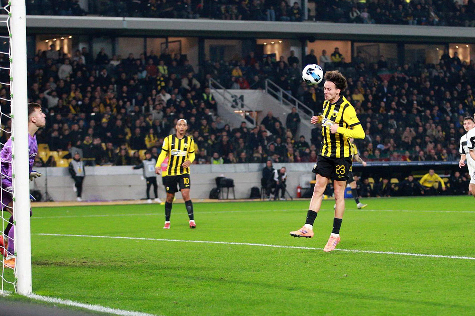 Ο Λιούμπιτσιτς με κεφαλιά το 1-1 της ΑΕΚ (video)