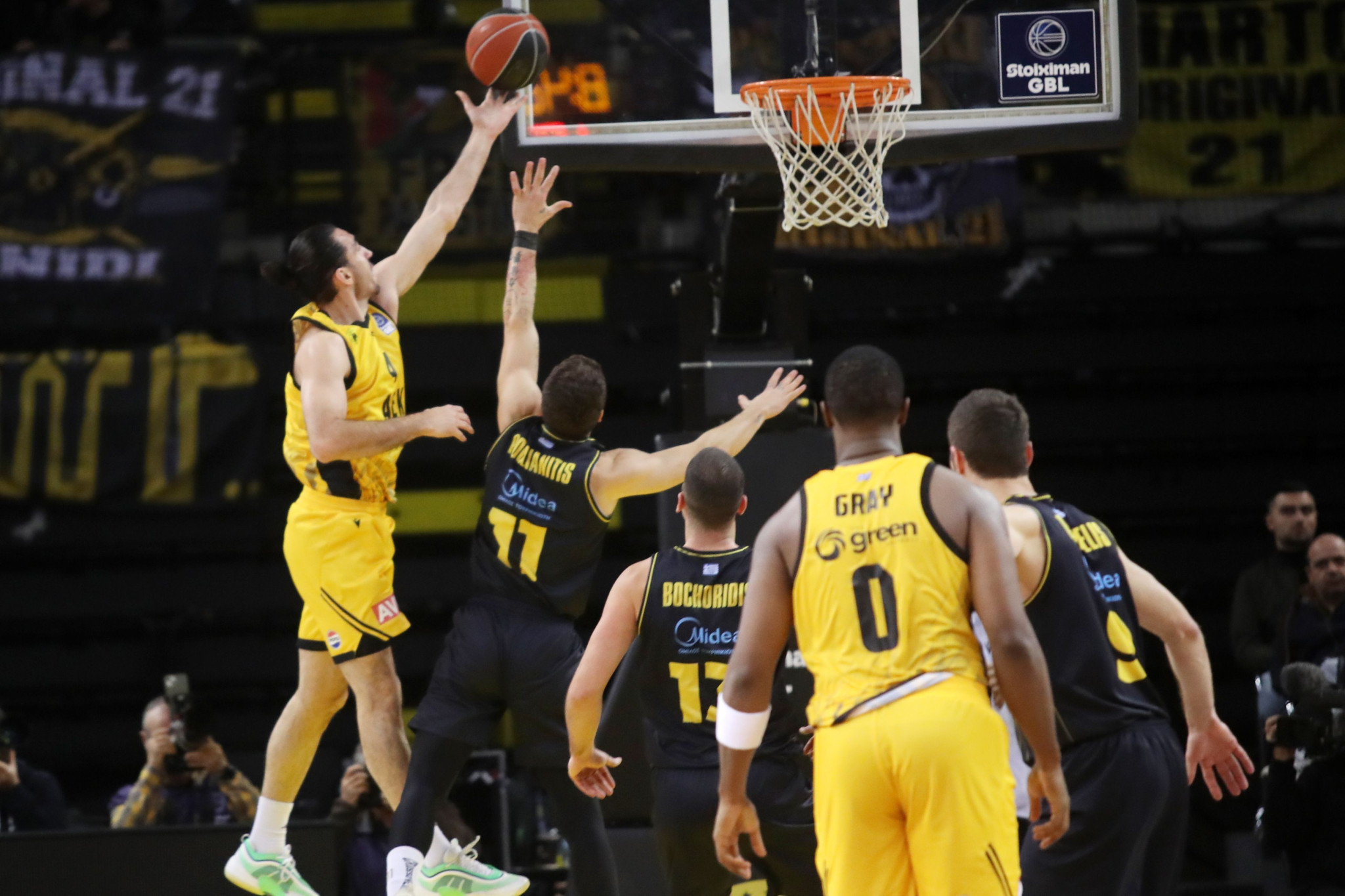 Τα highlights από το απίστευτο ντέρμπι ανάμεσα σε ΑΕΚ και Άρη