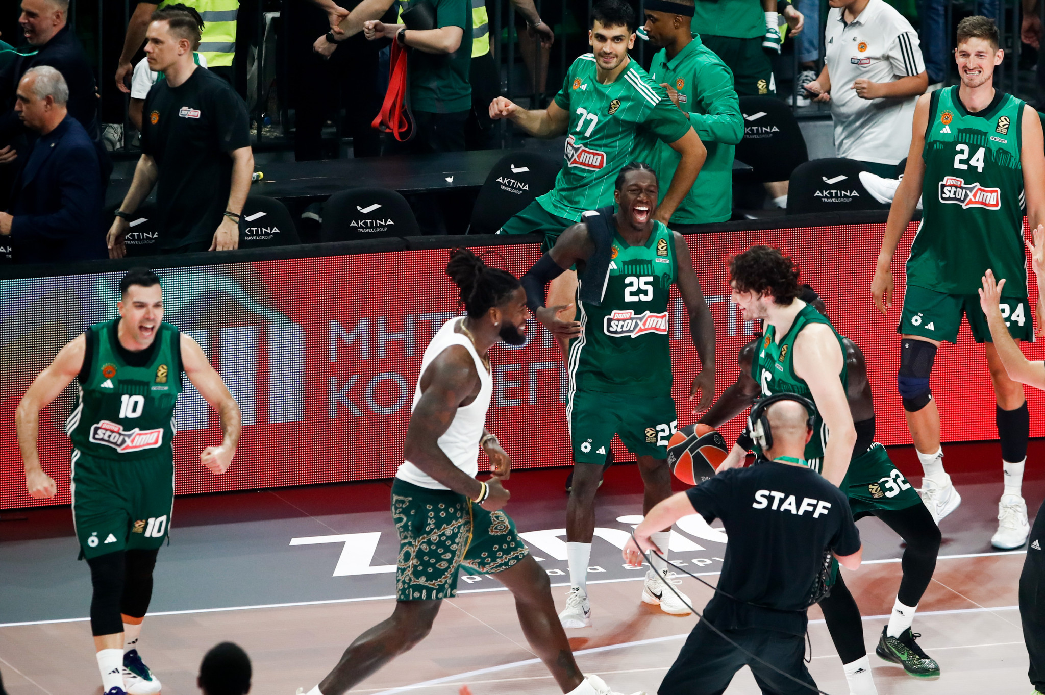 Ο Λεσόρ αποθέωσε τον Οσμάν - Η απάντηση της Euroleague με το masterclass του Τούρκου στο Κάουνας (video)