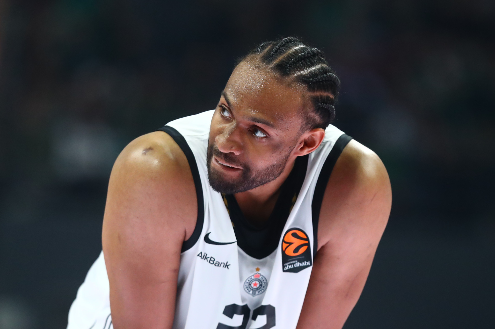 Ασυμμάζευτος Πάρκερ: Πριν «αρπαχθεί» με φίλαθλο, τσακώθηκε με τον προπονητή του