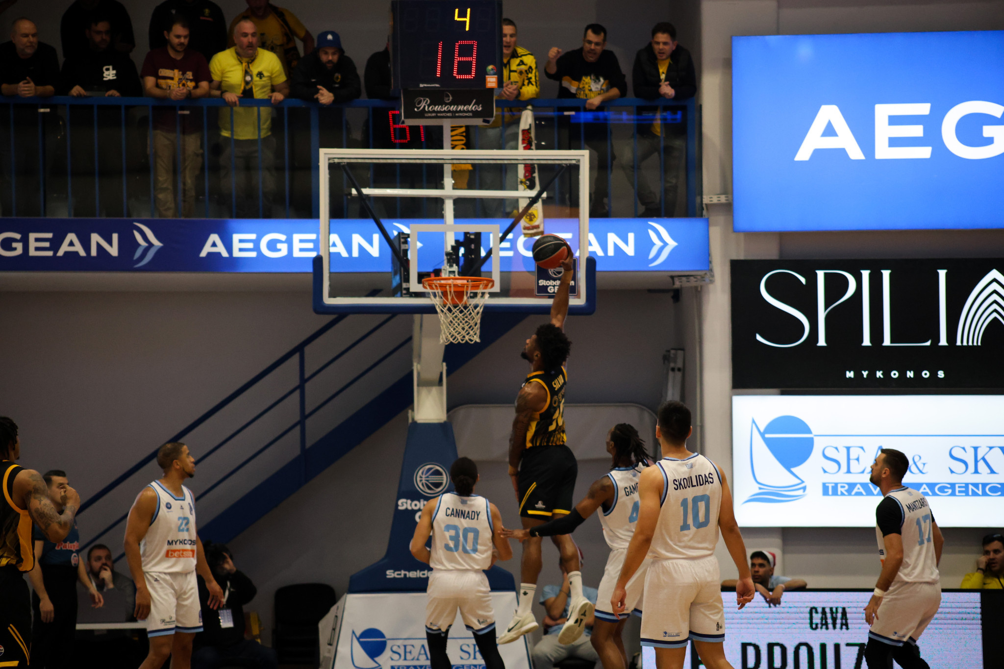 Η Μύκονος πήγε για ανατροπάρα, η ΑΕΚ έμεινε όρθια και έφυγε με «διπλό»