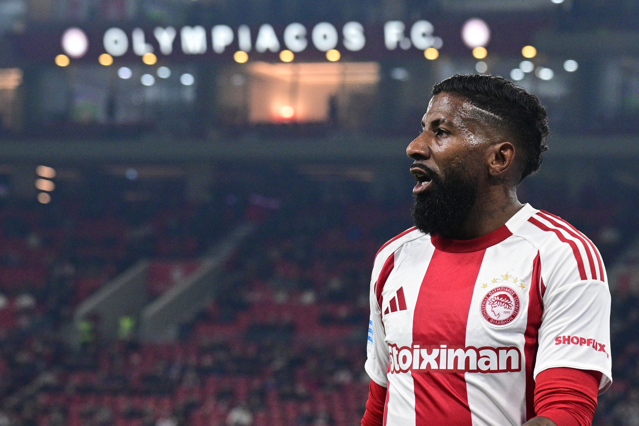 Συγκινεί ο Ροντινέι: «Πέρασα δύσκολα παιδικά χρόνια»