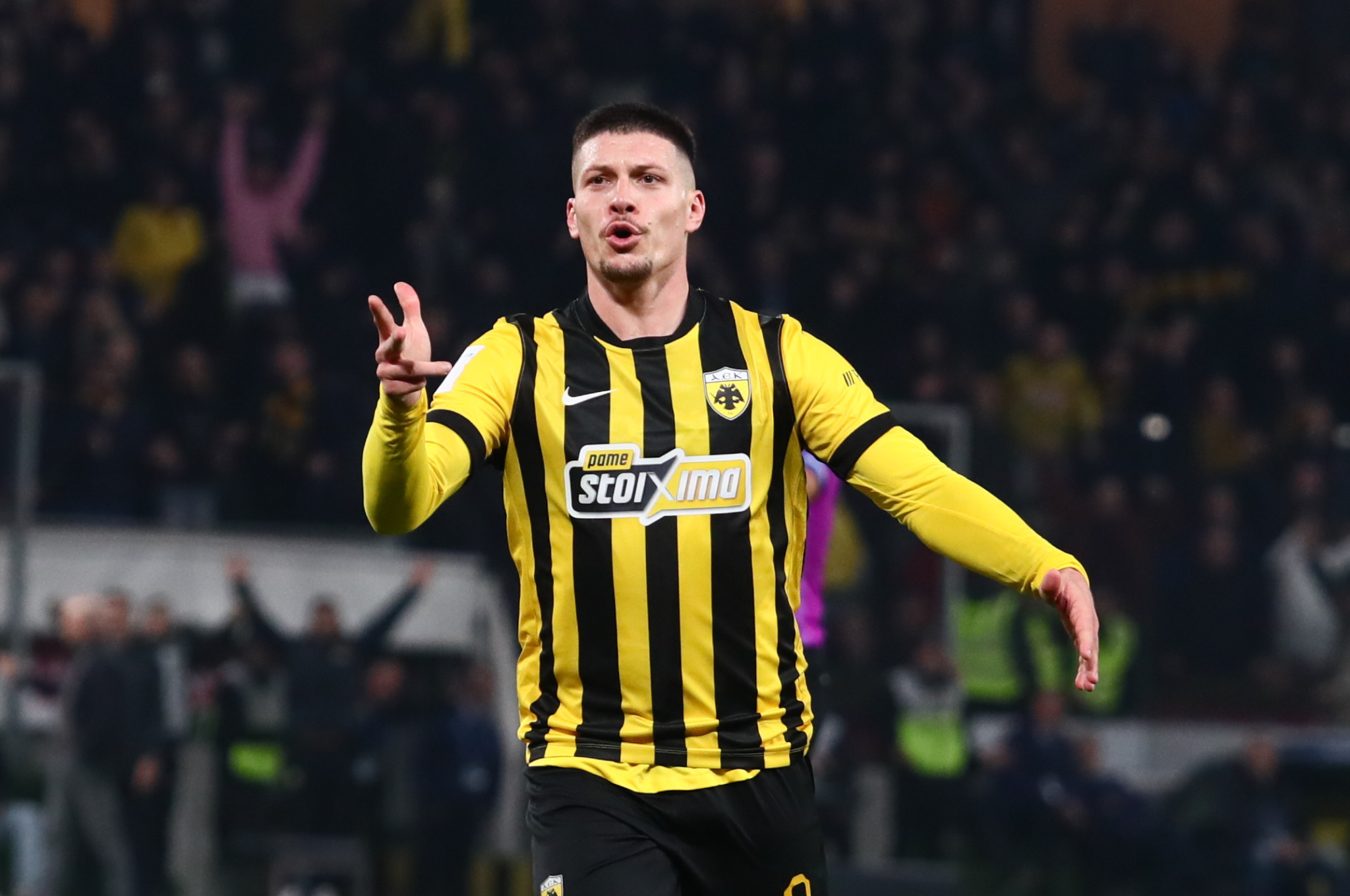 Το «Kicker» αποθεώνει τον Γιόβιτς - «Δίνει στην ΑΕΚ τρία όνειρα»