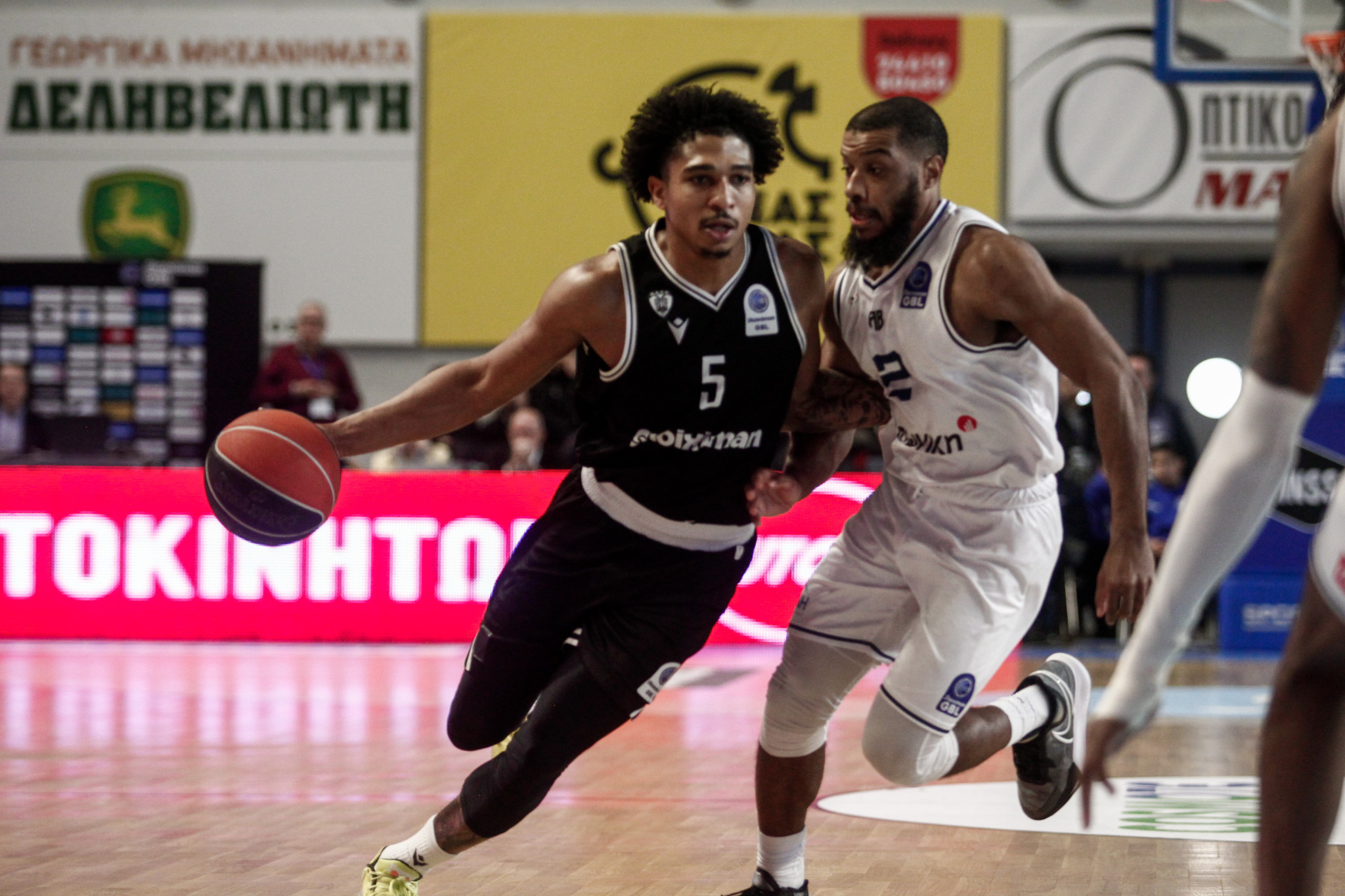 Η απίθανη εμφάνιση του Ταϊρί στο ματς με την Καρδίτσα (video)