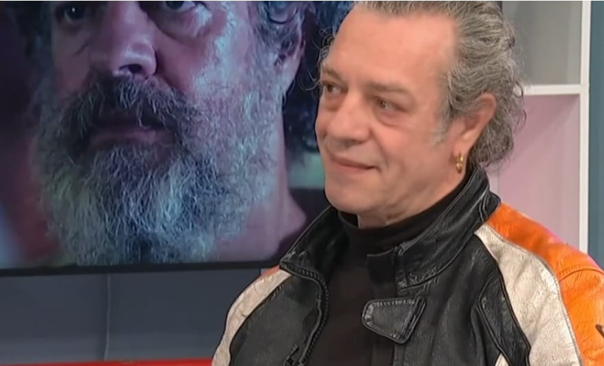 Γνωστός ηθοποιός βγήκε στην ΕΡΤ και είπε τα κάλαντα: «Αρχιμηνιά και αρχίχρονια, η ΑΕΚ το πρωτάθλημα» (video)