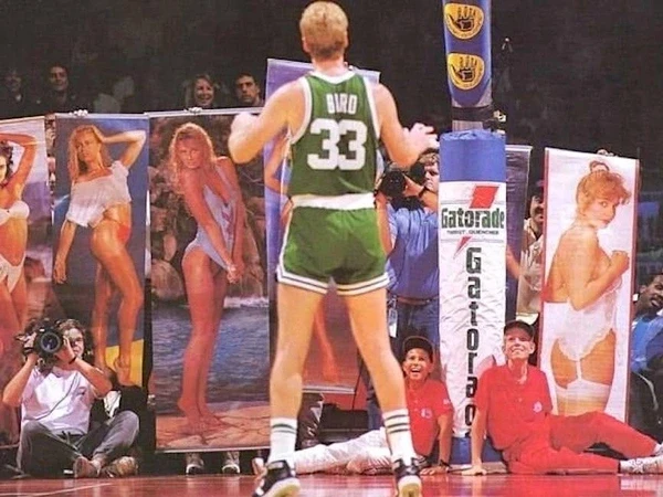 Ο... αχάμπαρος Λάρι Μπερντ - Ο ευφάνταστος τρόπος που προσπάθησαν οι φίλοι των Κλίπερς να αποσυντονίσουν τον θρύλο του NBA (photo)