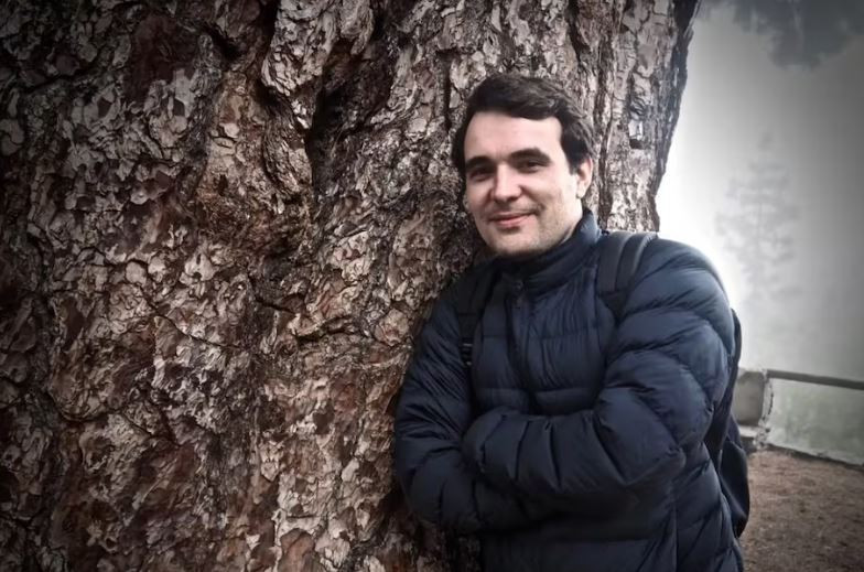 Αθλητικός συντάκτης πήγε για ρεπορτάζ και κατέληξε σε κελί 10 τετραγωνικών κατηγορούμενος για «τρομοκρατία»