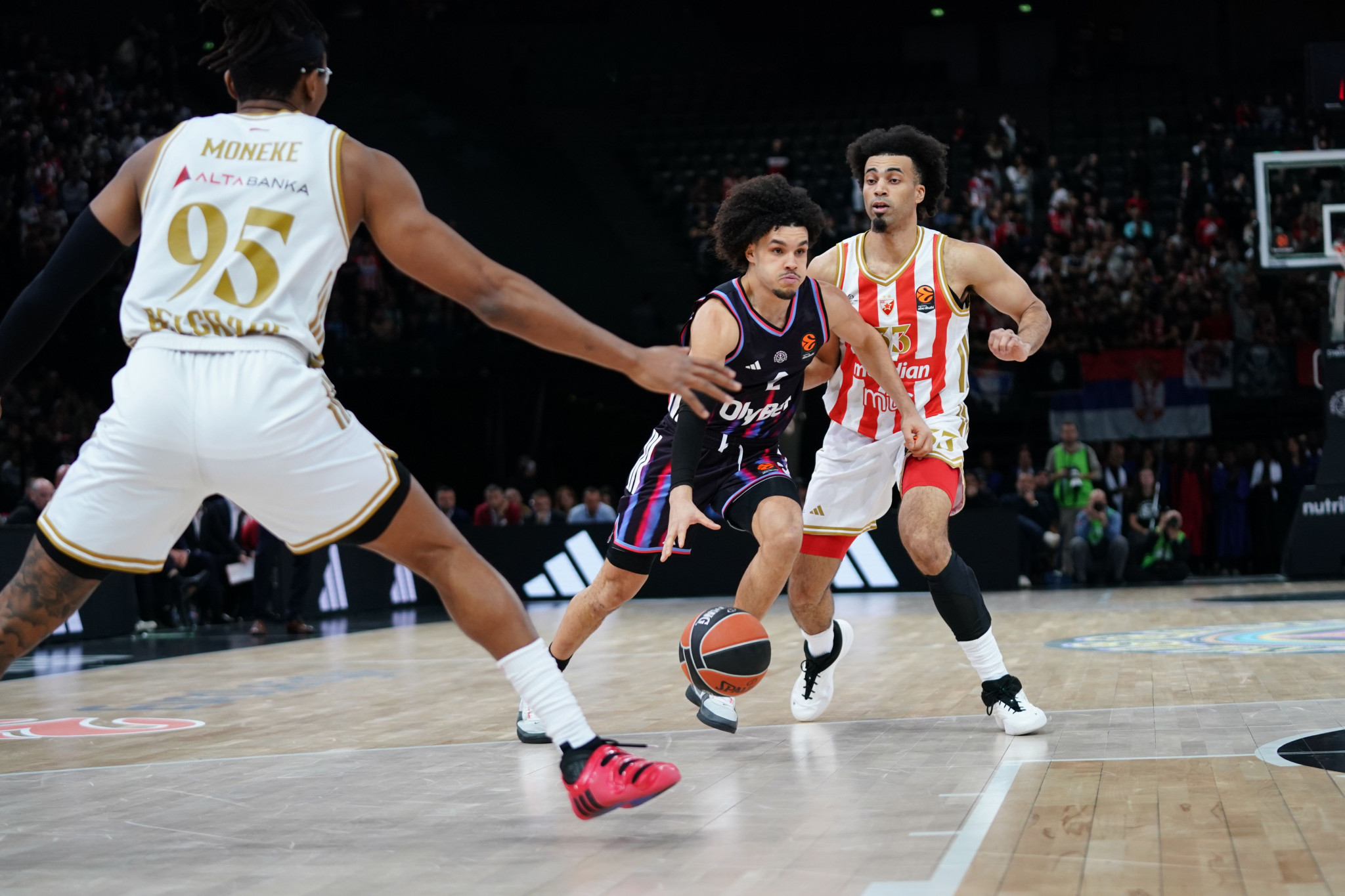 Έβαλε τέλος στο σερί ηττών και «καθάρισε» τον Ερυθρό Αστέρα η Παρί