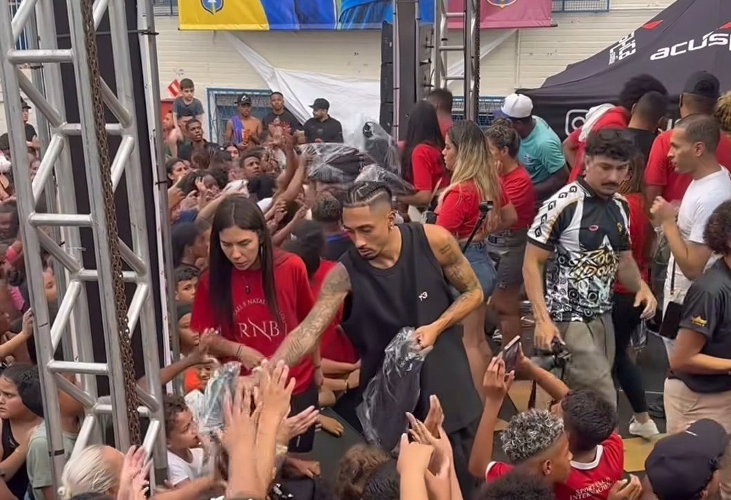 Δεν ξεχνάει τις ρίζες του ο Ραφίνια - Η υπέροχη πρωτουβουλία του αστέρα της Μπαρτσελόνα στην γενέτειρά του