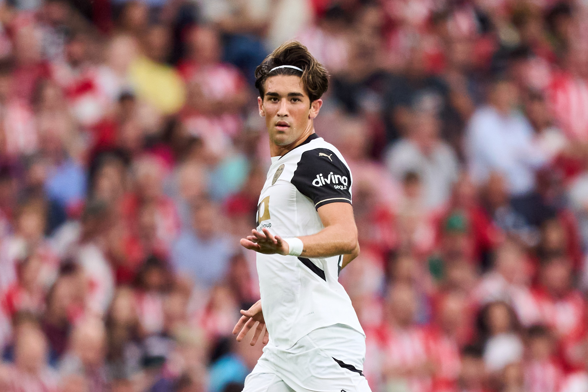 Ο  Χεσούς Βάθκεθ της Βαλένθια σε πρώτο πλάνο για αριστερό μπακ στον Παναθηναϊκό