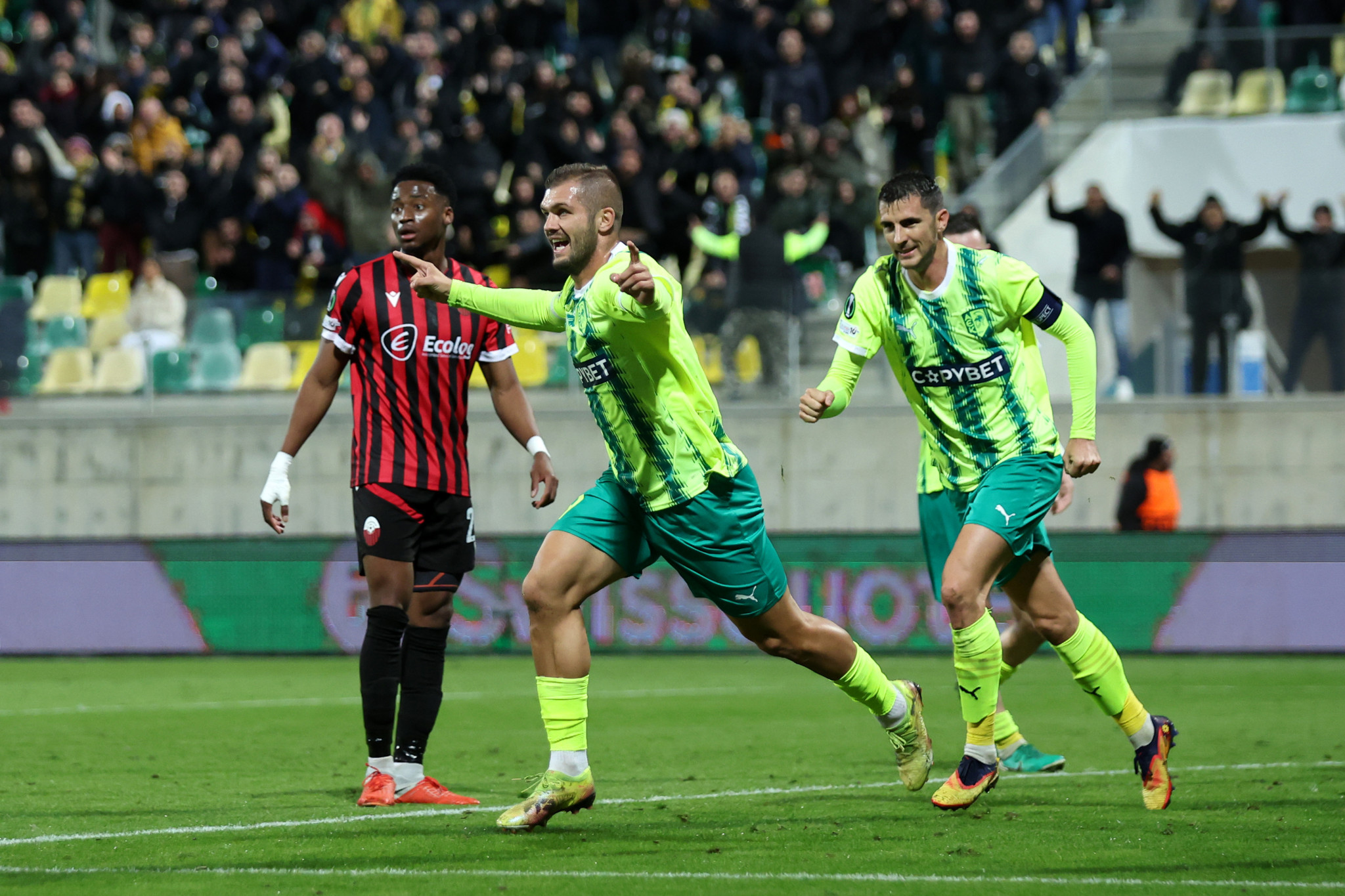 Νίκη οκτάδας για την ΑΕΚ Λάρνακας - Προκρίθηκε παρά την ήττα από τη Ράκοφ η Ομόνοια