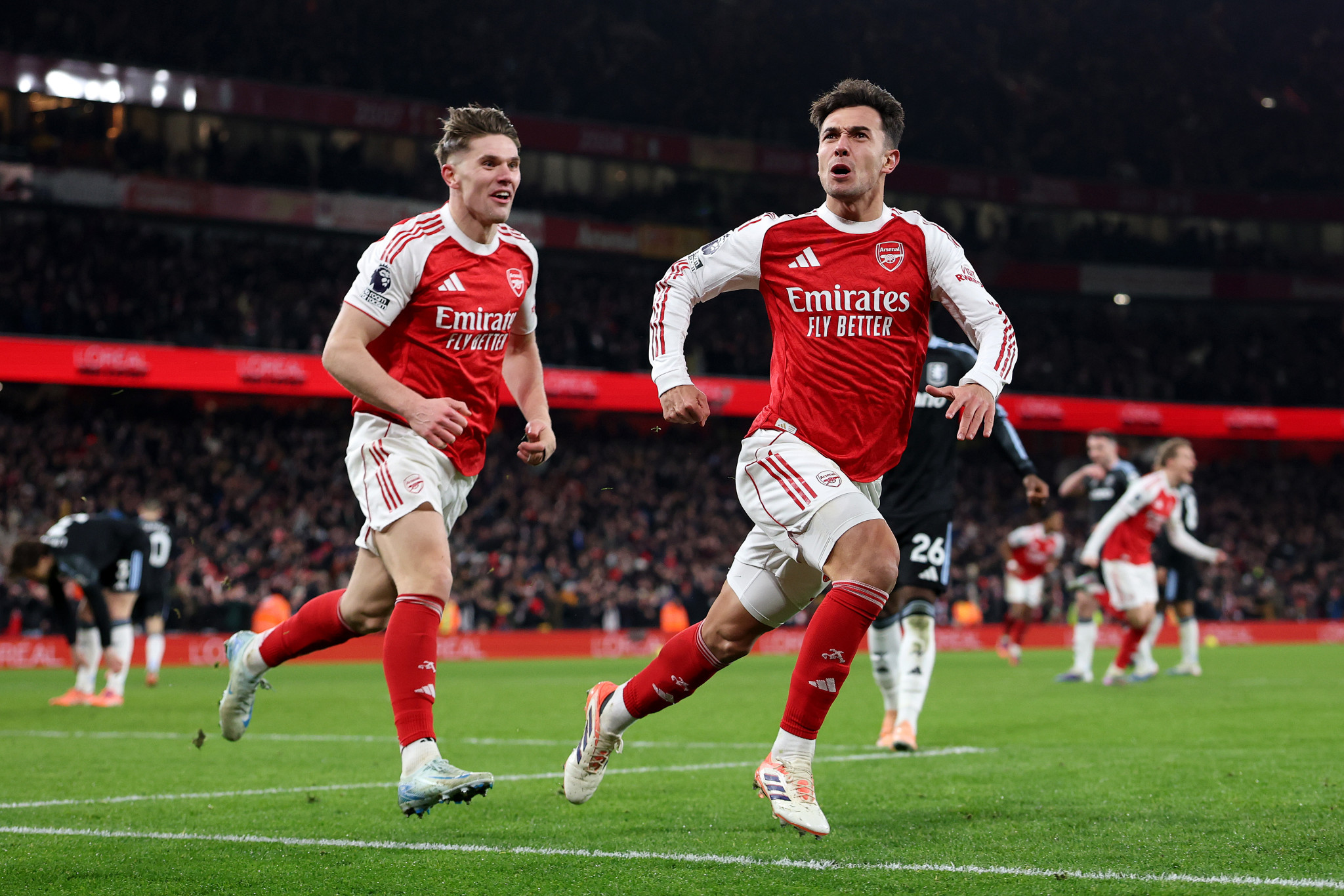 Και τώρα... πιάστε την: Η Άρσεναλ έκανε «τέσσερις χαψιές» την Άστον Βίλα και προελαύνει!