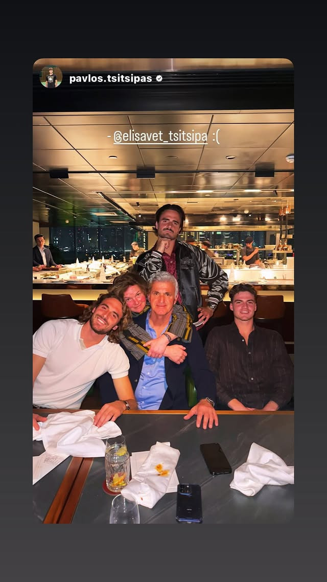 Τσιτσιπάς: Διάλειμμα από τις προπονήσεις και χριστουγεννιάτικο οικογενειακό τραπέζι στο Ντουμπάι