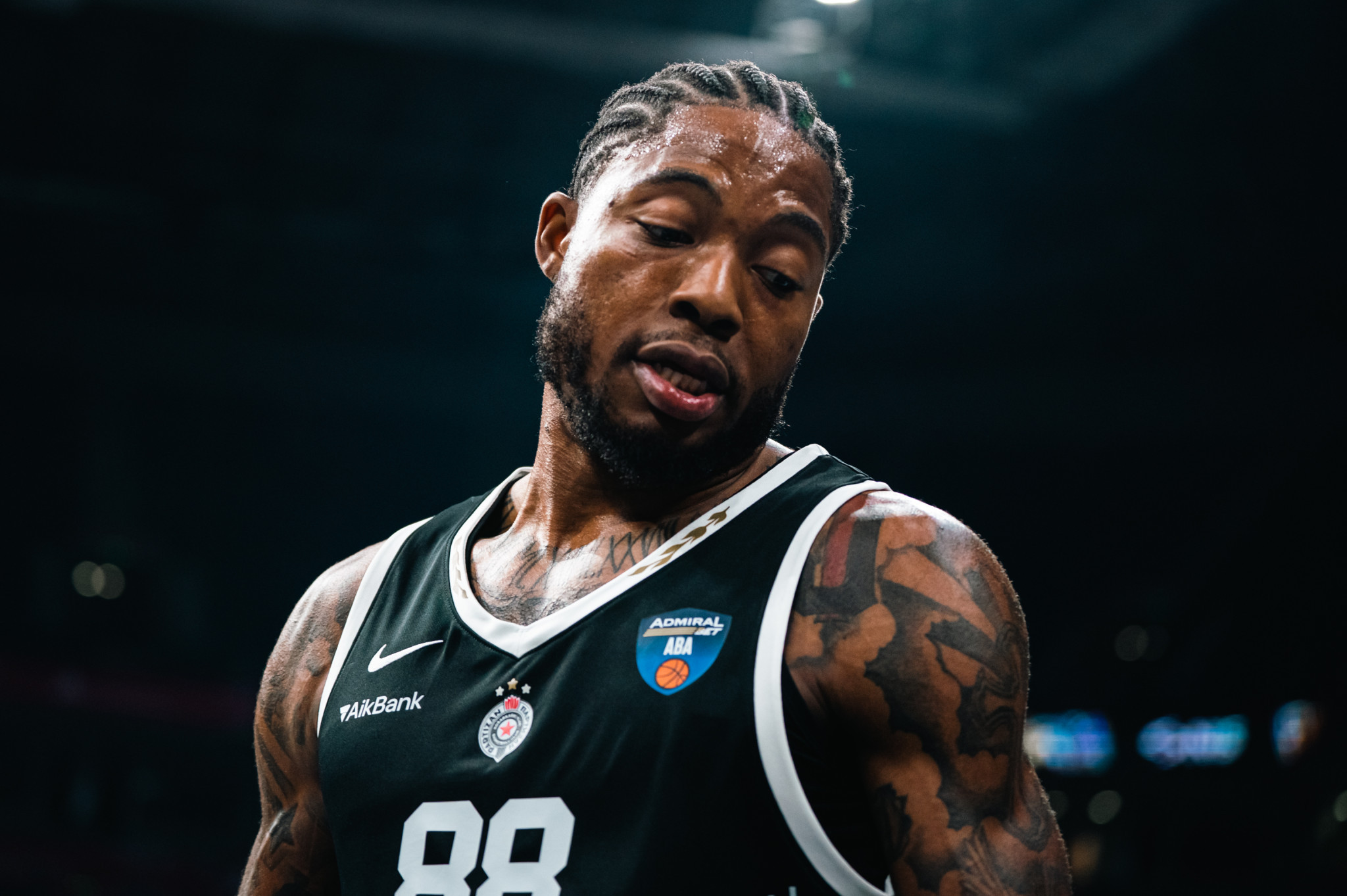 Φουλάρει για σέντερ ο Ολυμπιακός: Ταϊρίκ Τζόουνς (και άλλοι δύο) σε πρώτο πλάνο