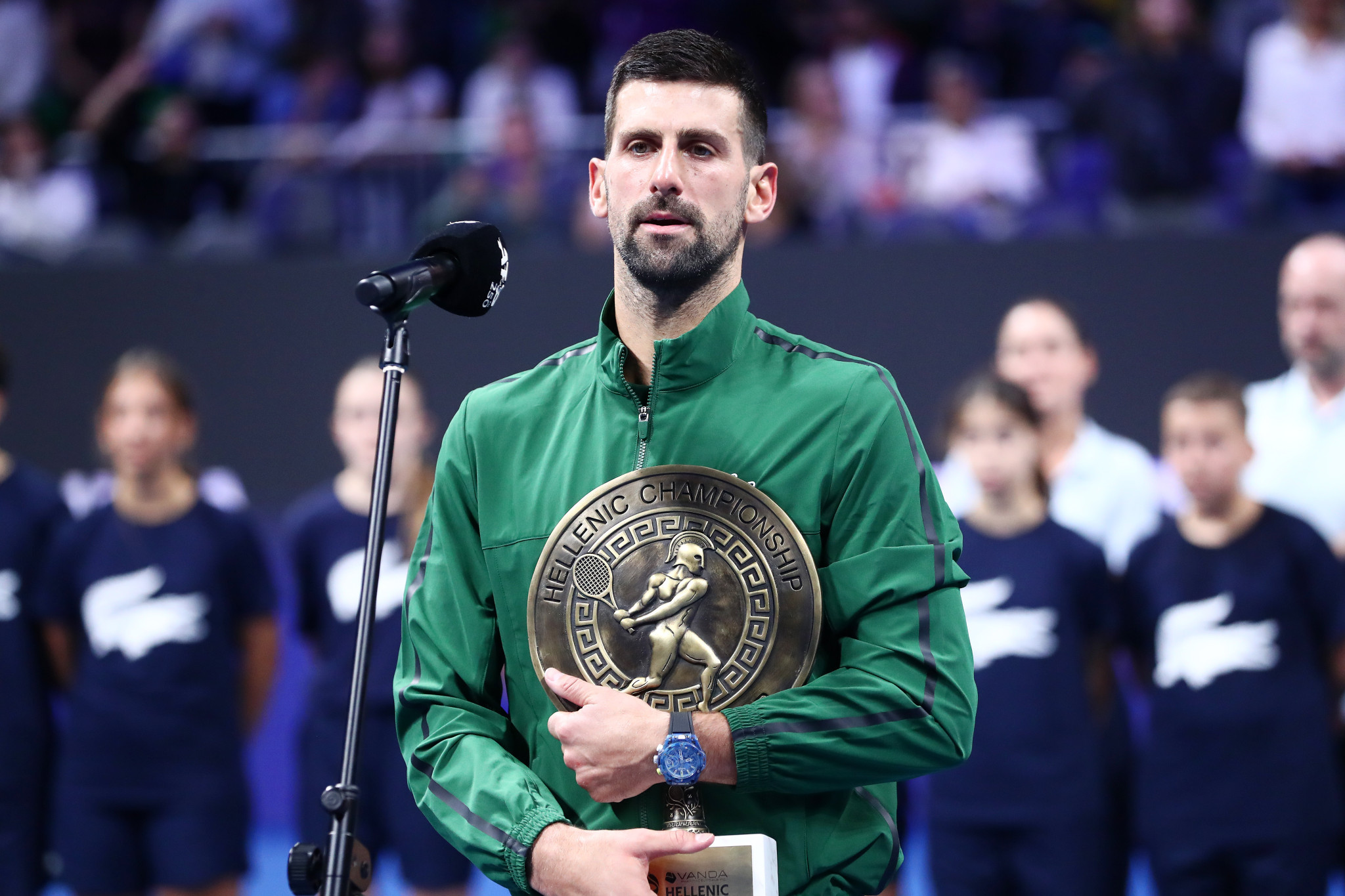 Ο Τζόκοβιτς ευχήθηκε καλά Χριστούγεννα σε πέντε γλώσσες και καμία δεν ήταν η μητρική του (video)