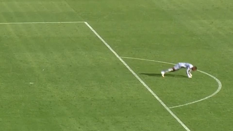 Τερματοφύλακας στο Africa Cup κατέρρευσε στον αγωνιστικό χώρο (video)