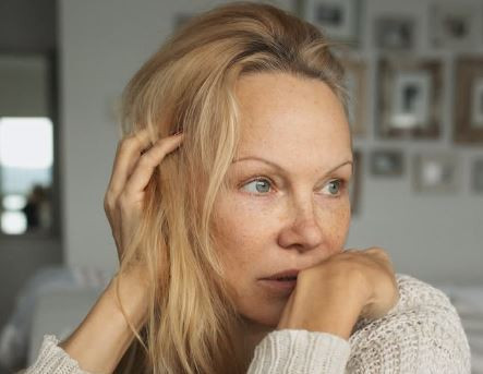 «Με απατούσε, είναι τέρας» - H Πάμελα Άντερσον λάτρεψε τον διάσημο ποδοσφαιριστή και ξέσπασε μετά τον χωρισμό τους