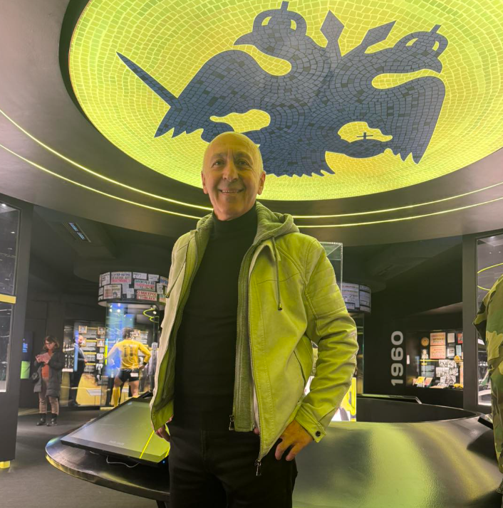 Ο γνωστός ηθοποιός Παύλος Ορκόπουλος επισκέφθηκε το Μουσείο Ιστορίας της ΑΕΚ (photos)