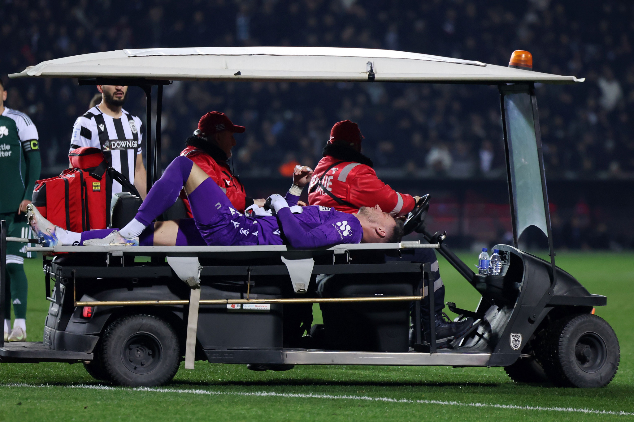 Στο νοσοκομείο ο Παβλένκα για αξονική και μαγνητική - Μίνιμουμ ένα μήνα εκτός