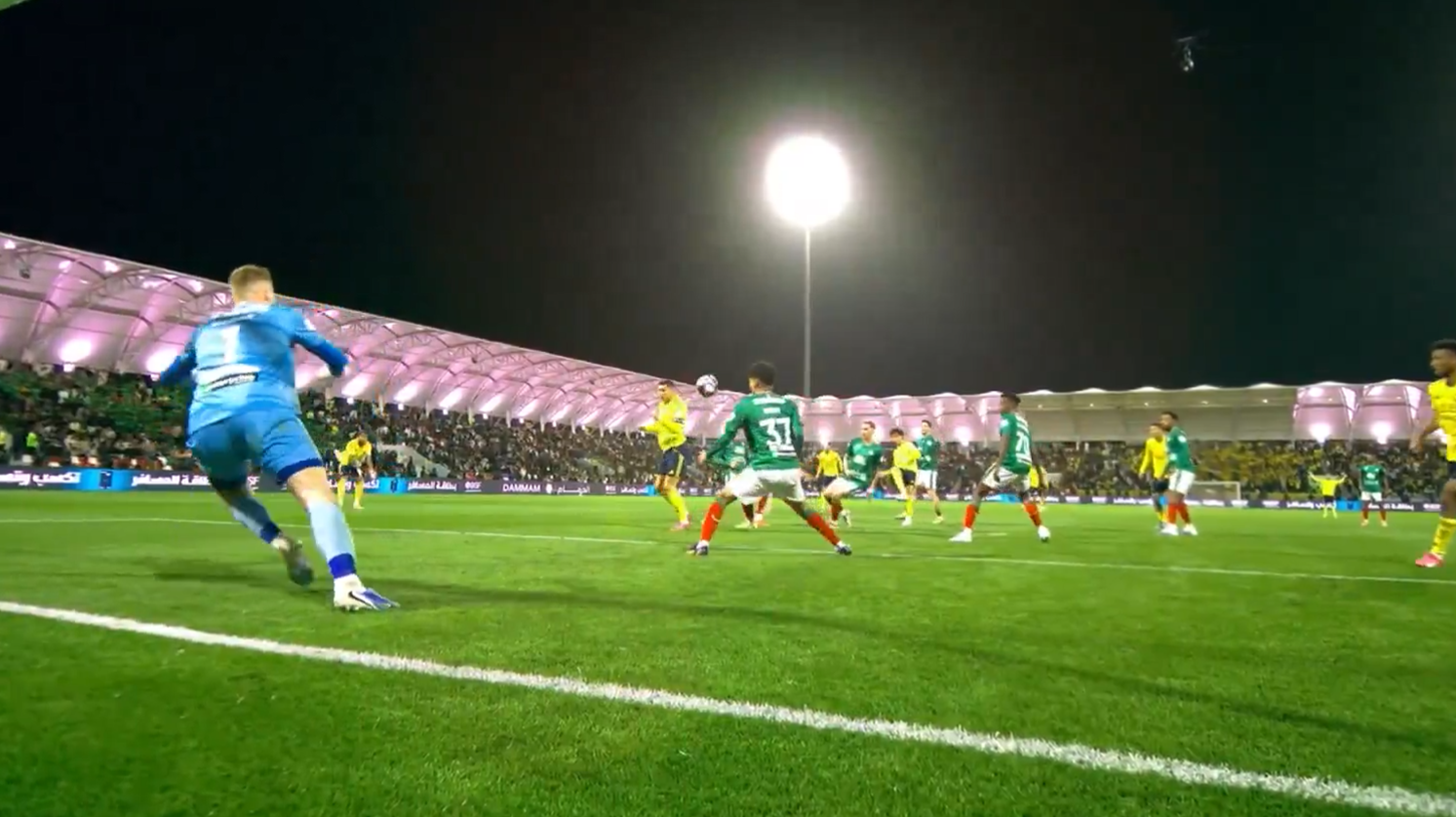 Ο Κριστιάνο το έβαλε με τη... πλάτη: Πλησιάζει τα 1.000 γκολ και πανηγύρισε με τη ψυχή του (video)