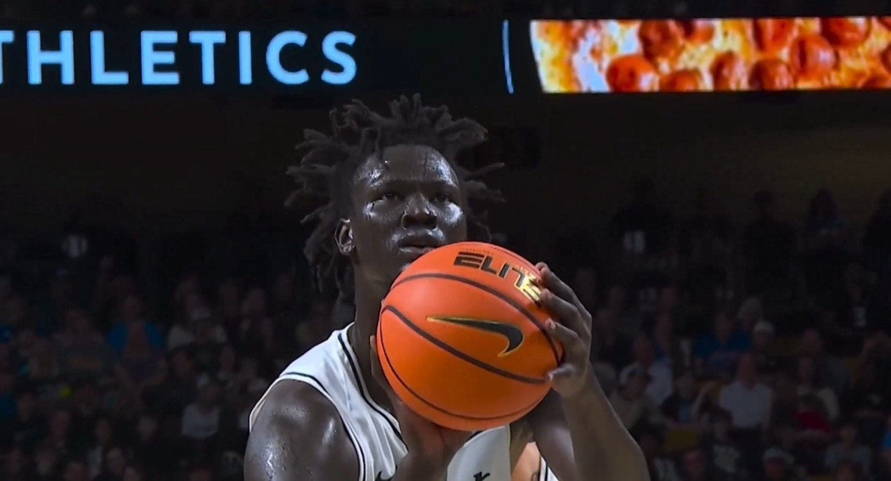 Η πιο παράλογη ελεύθερη βολή στα χρονικά - Άστοχος ο Σουδανός στην... viral εκτέλεσή του (video)