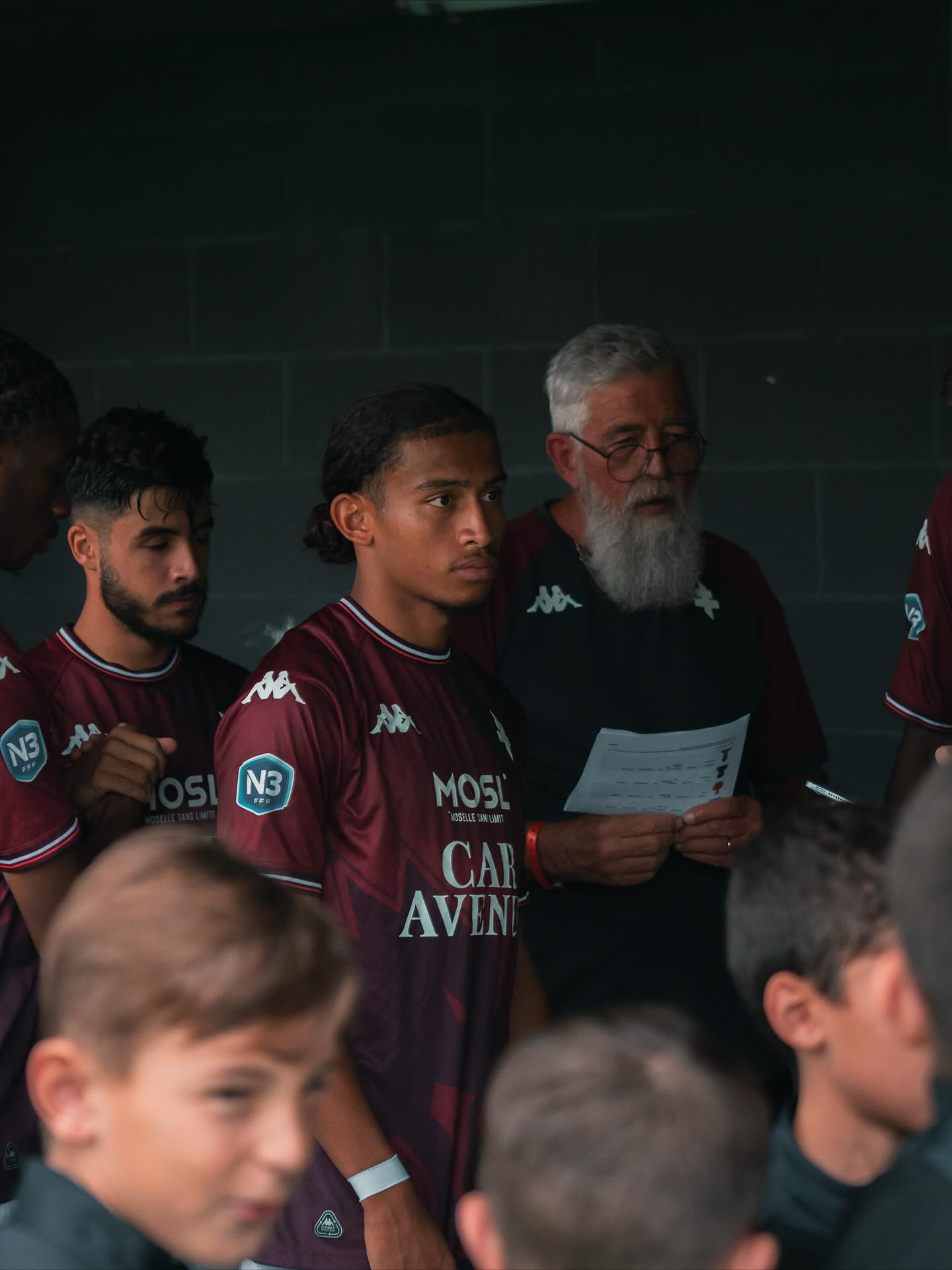 Αυτός είναι ο ποδοσφαιριστής που νοσηλεύεται σε σοβαρή κατάσταση μετά την τραγωδία στο Κραν Μοντάνα