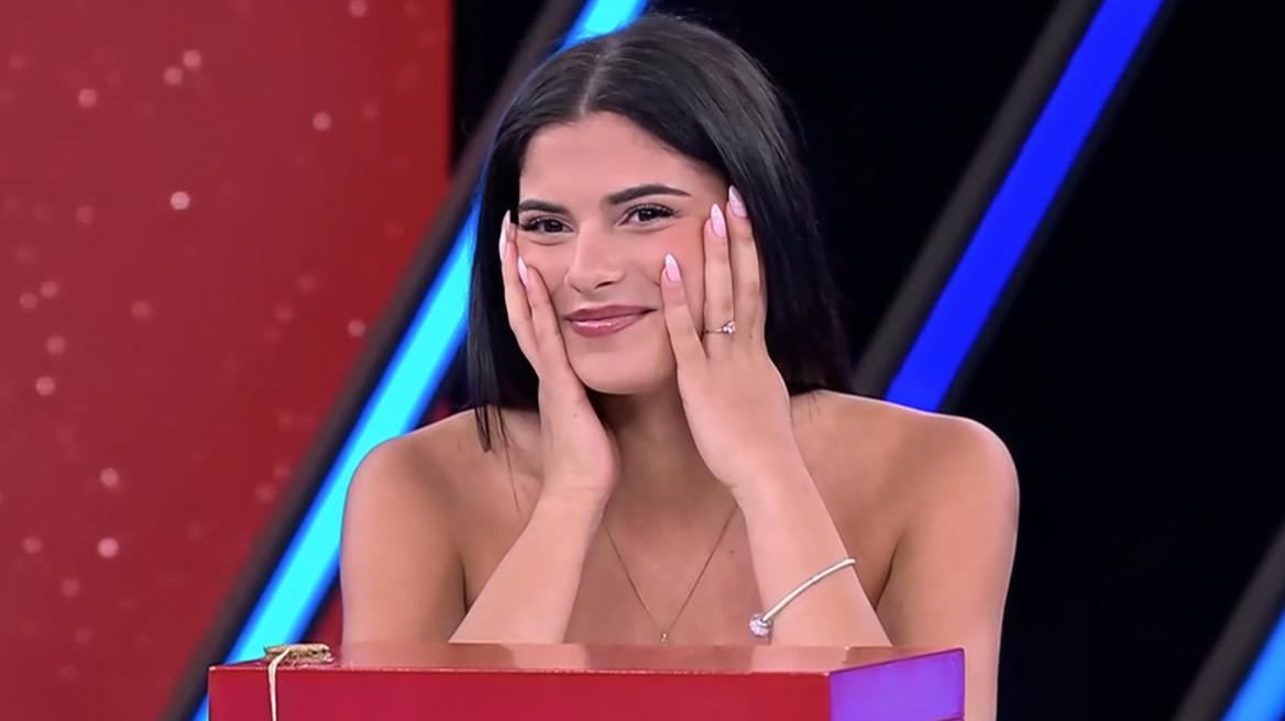 Η εντυπωσιακή κόρη γνωστού Έλληνα πρώην πολίστα έκλεψε την παράσταση στο Deal - Το ποσό που κέρδισε (photos)