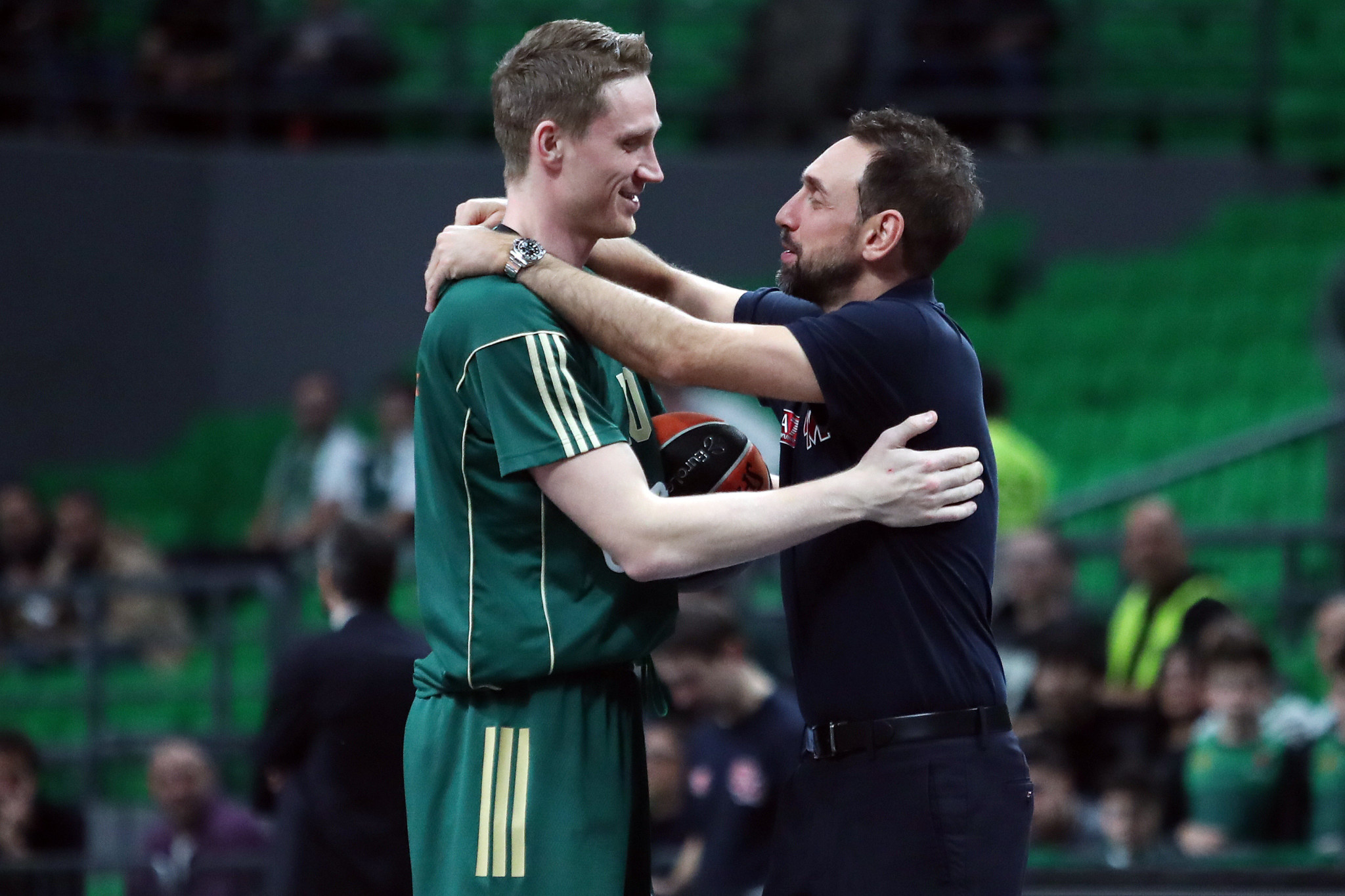 Γιατί ο Γκριγκόνις αγκάλιασε τόσο «θερμά» τον Ποέτα - Το κοινό παρελθόν και η... διαβολική σύμπτωση