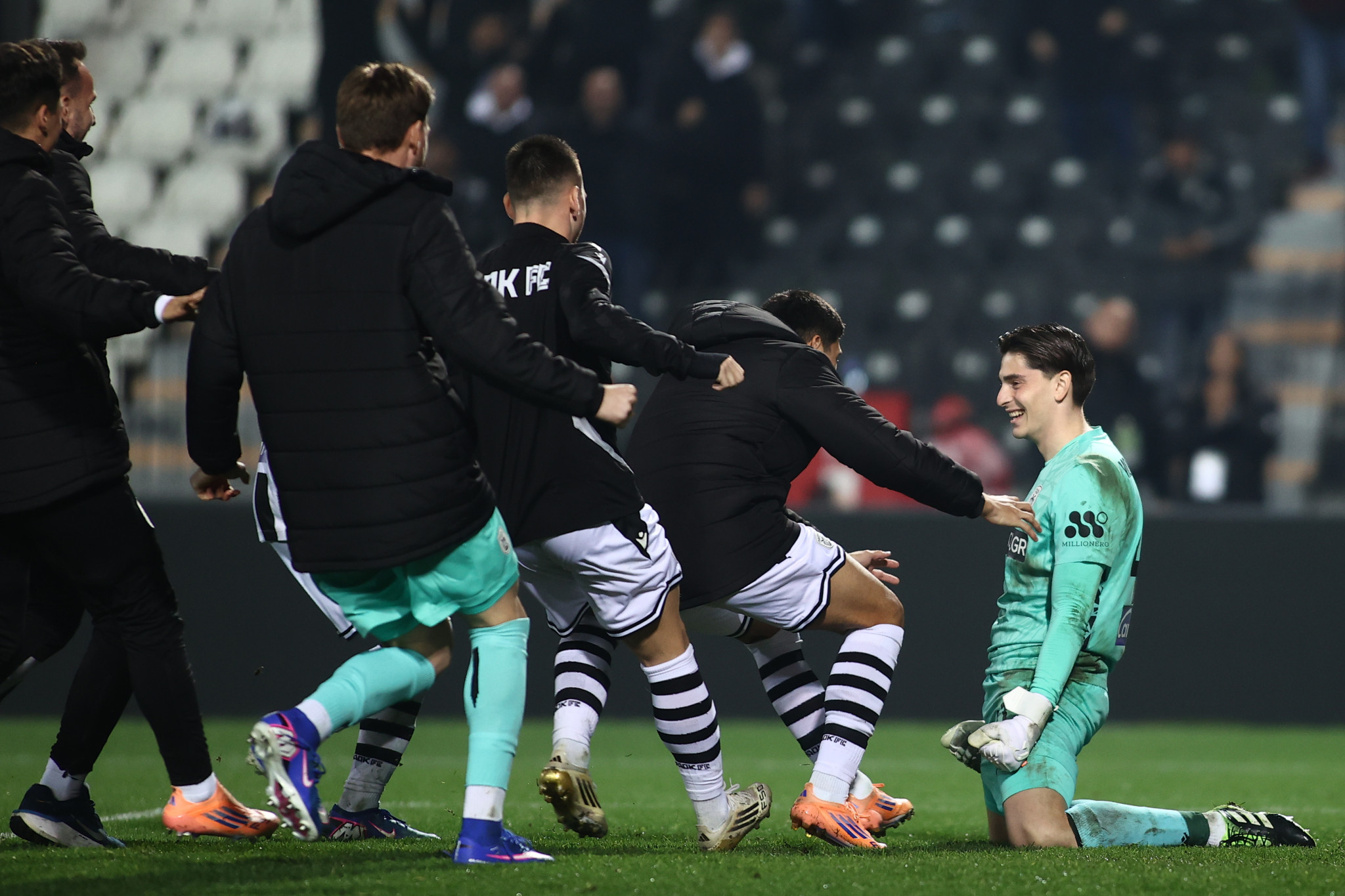 Με ήρωα τον Μοναστηρλή ο ΠΑΟΚ «λύγισε» τον Ατρόμητο στα πέναλτι και πέρασε στα προημιτελικά του Κυπέλλου