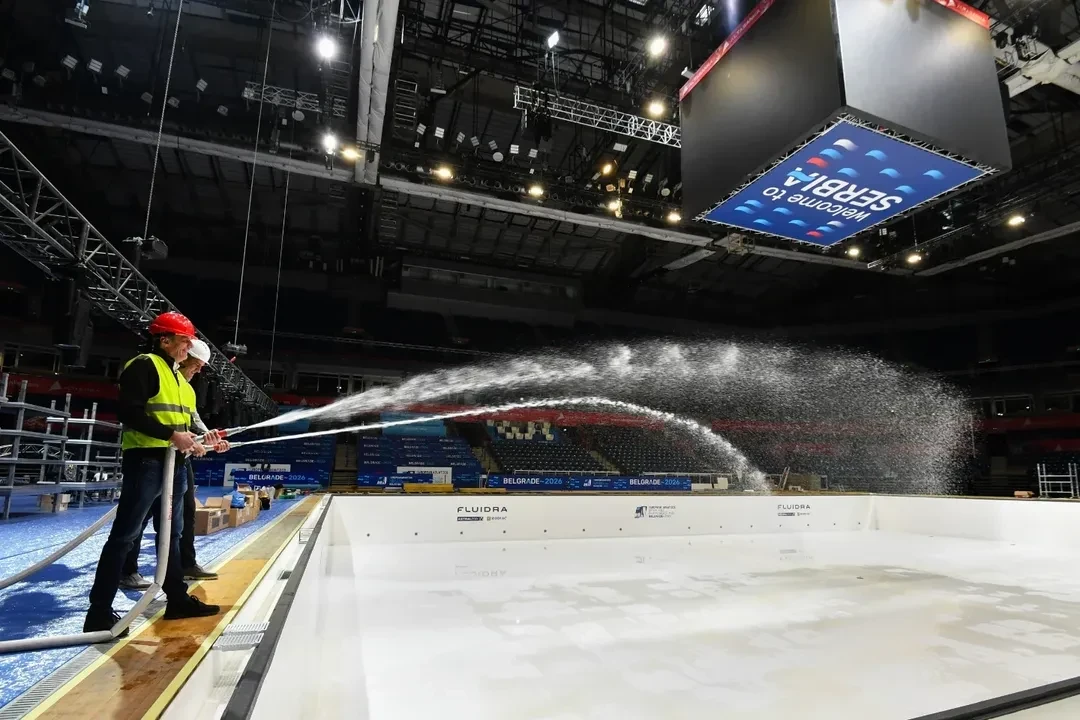 Η Belgrade Arena απέκτησε... πισίνα για τις ανάγκες του Ευρωπαϊκού Πρωταθλήματος πόλο