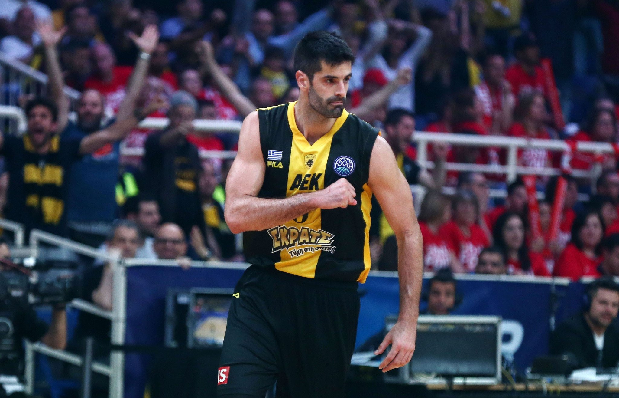 Ο Ντούσαν Σάκοτα στο Athletiko για το ΑΕΚ-Ναντέρ: «Ομάδα και κόσμος μια γροθιά για τη νίκη»