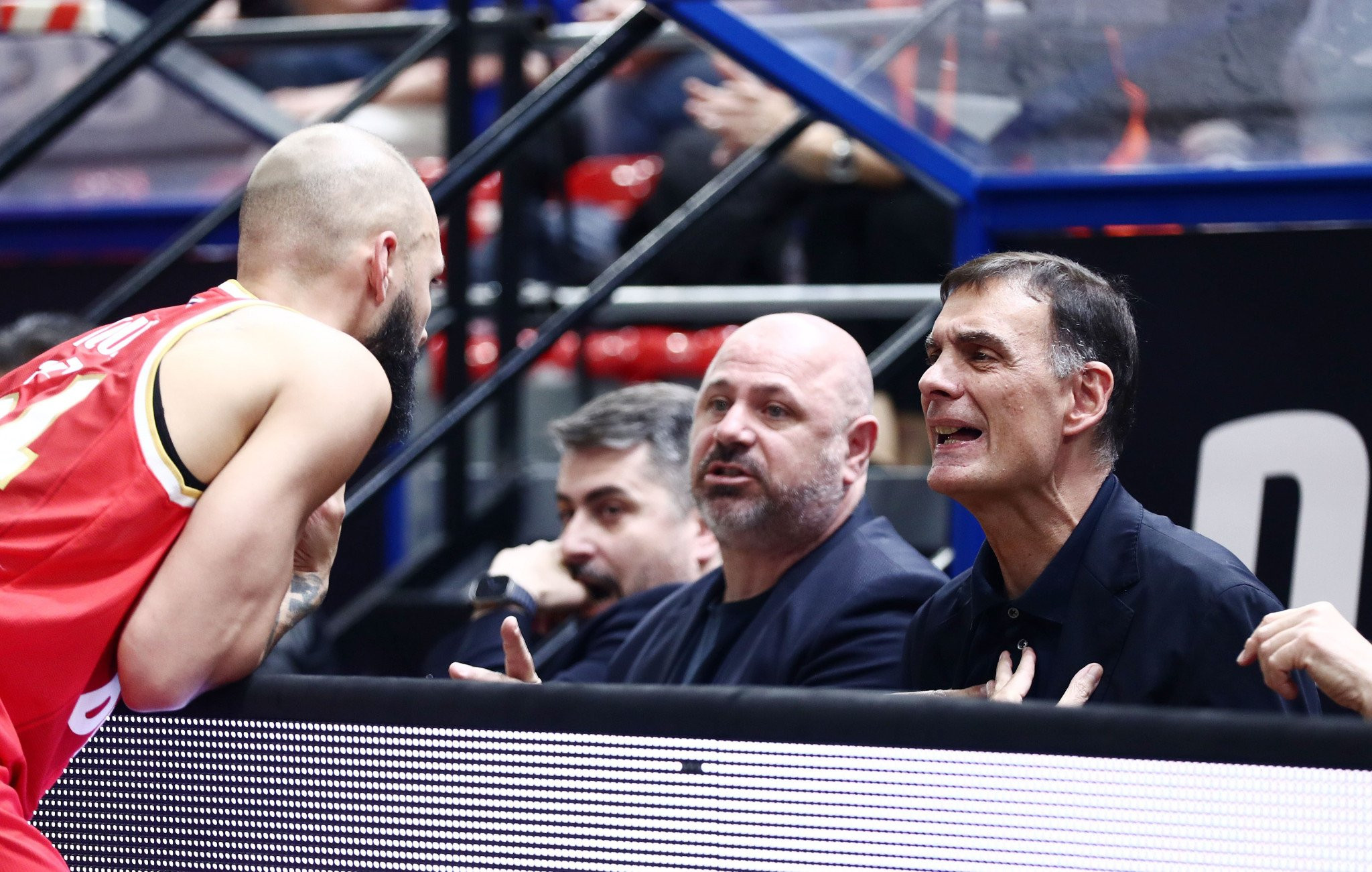 Το βλέμμα του Μπαρτζώκα στην κερκίδα του Πανιωνίου και η αντίδρασή του