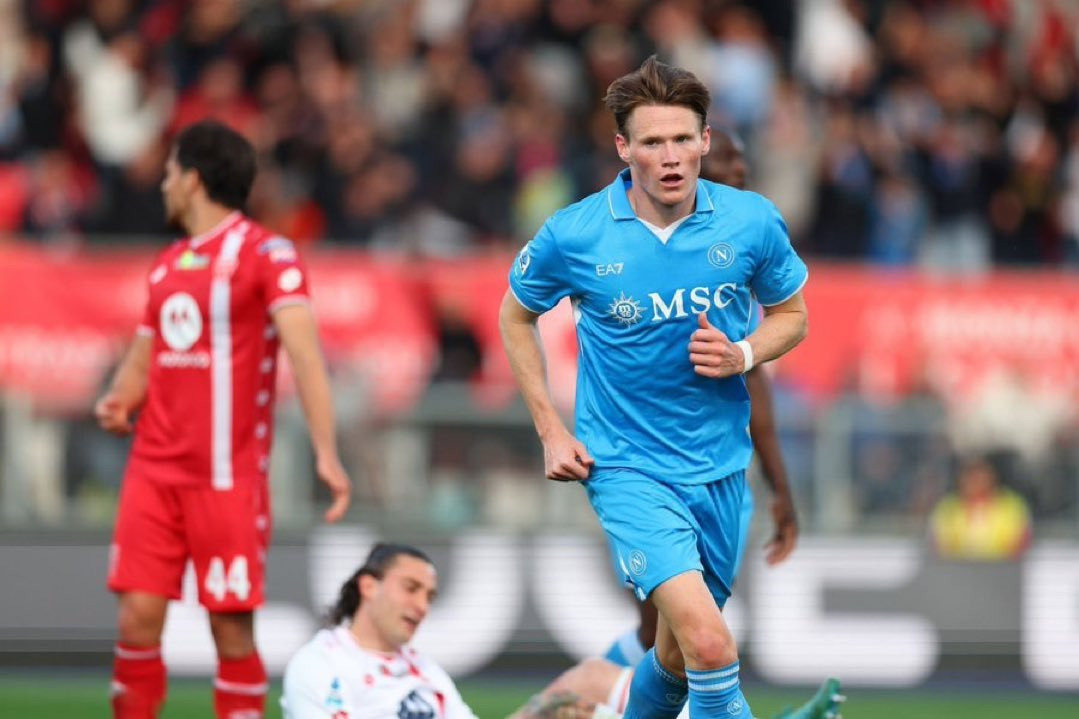 Έπιασε κορυφή η Νάπολι, 1-0 τη Μόντσα με λυτρωτή τον ΜακΤόμινεϊ