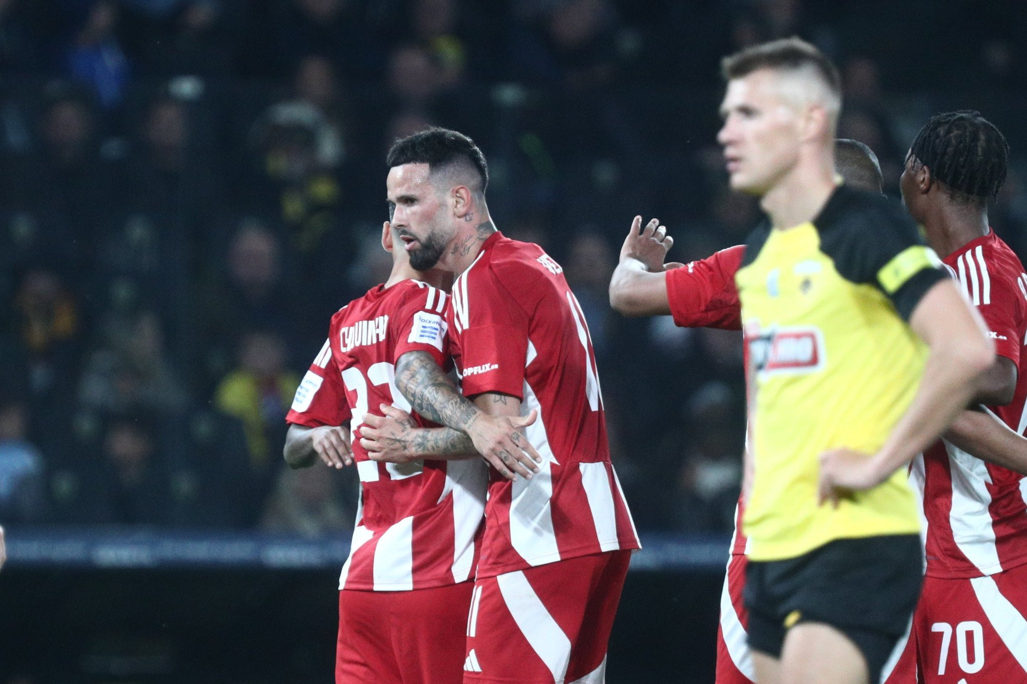 Ο Βέλντε ανοίγει το σκορ κόντρα στην ΑΕΚ (video)