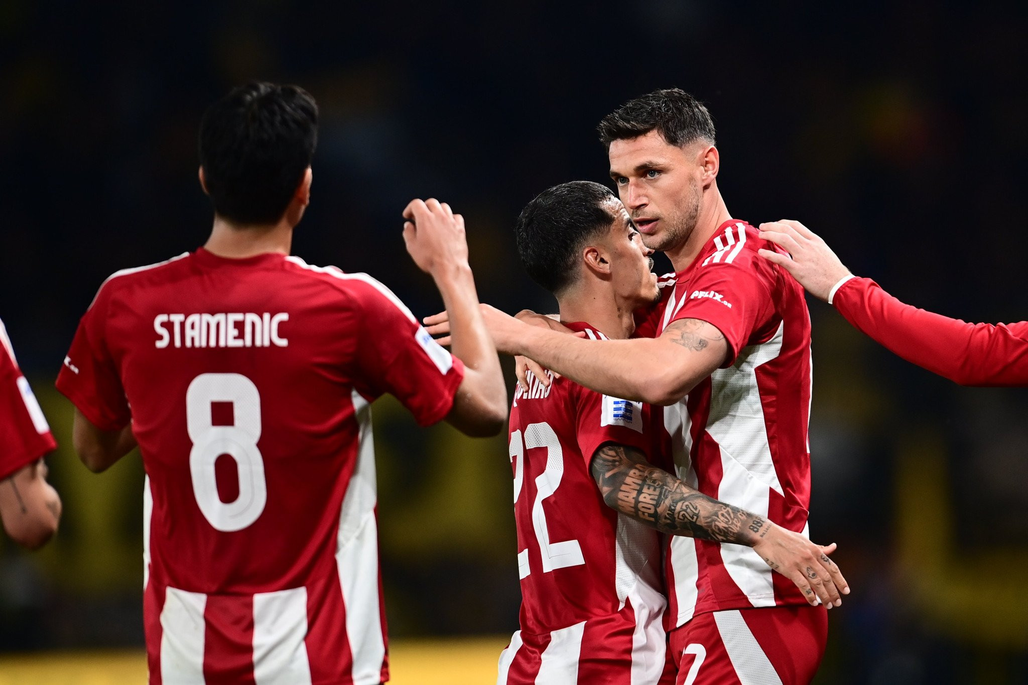 Το απίθανο τελείωμα του Γιάρεμτσουκ για το 2-0 του Ολυμπιακού (video)