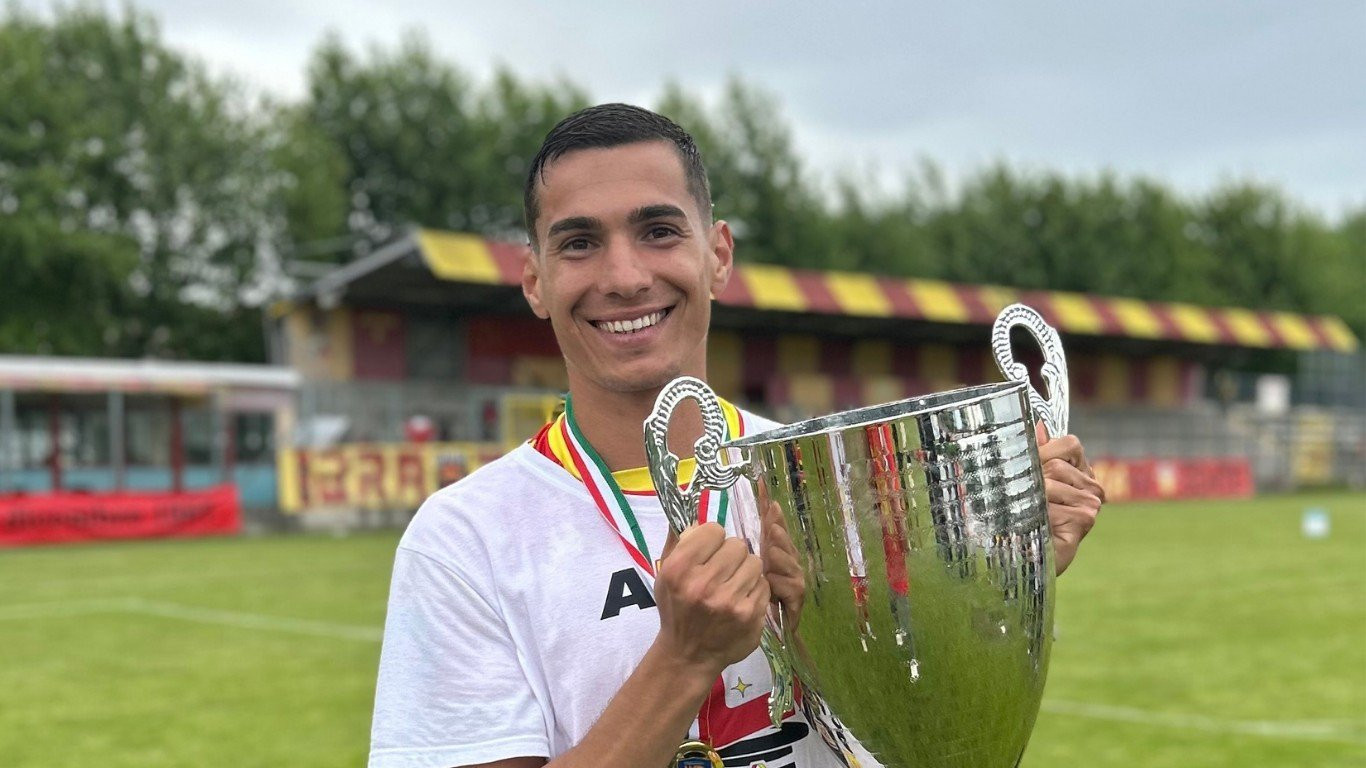 Ποιος είναι ο Έλληνας στράικερ που πήρε πρωτάθλημα στην Ιταλία