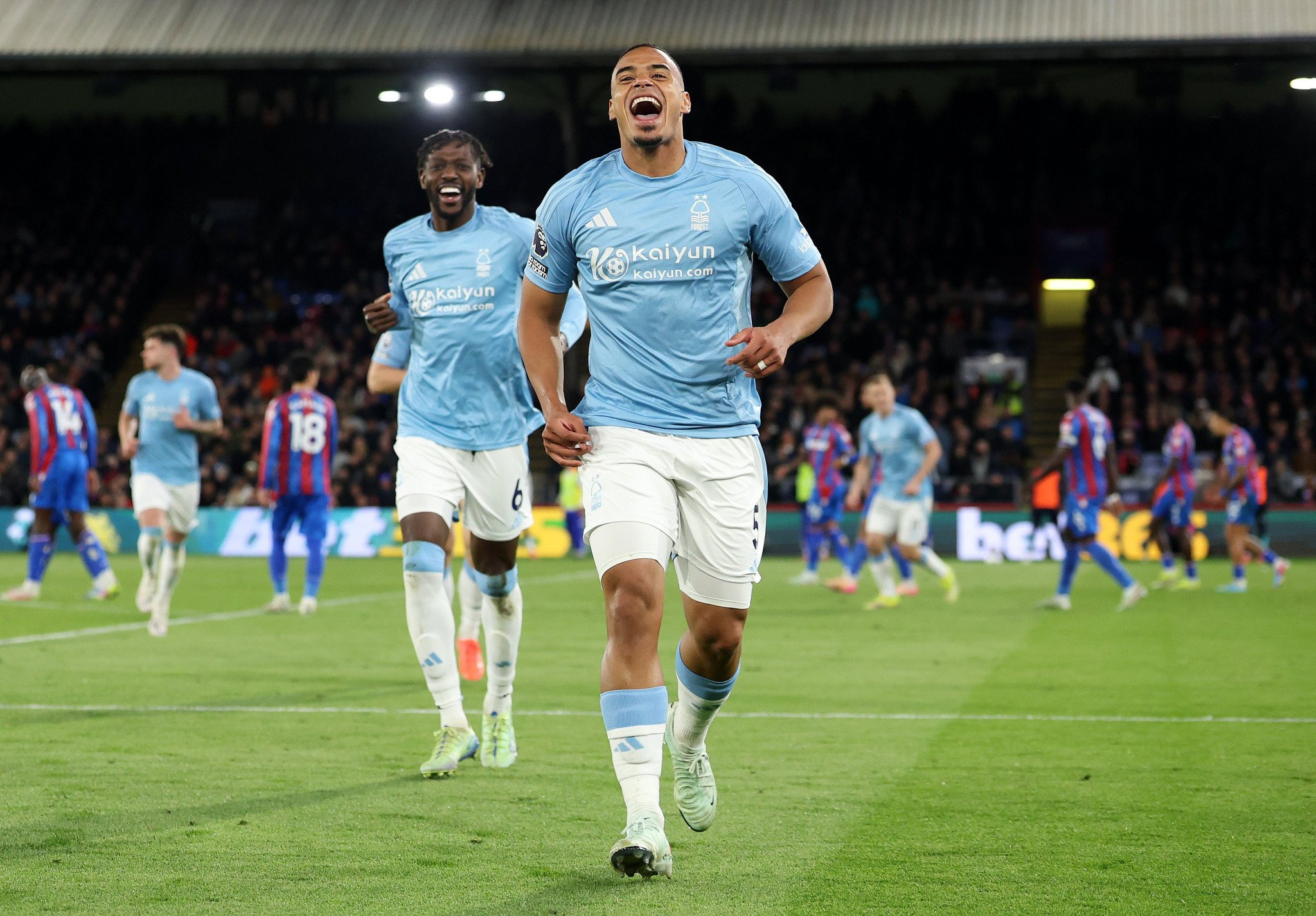Συνεχίζεται η «μάχη» για τα αστέρια στην Premier League - Το πρόγραμμα και η βαθμολογία