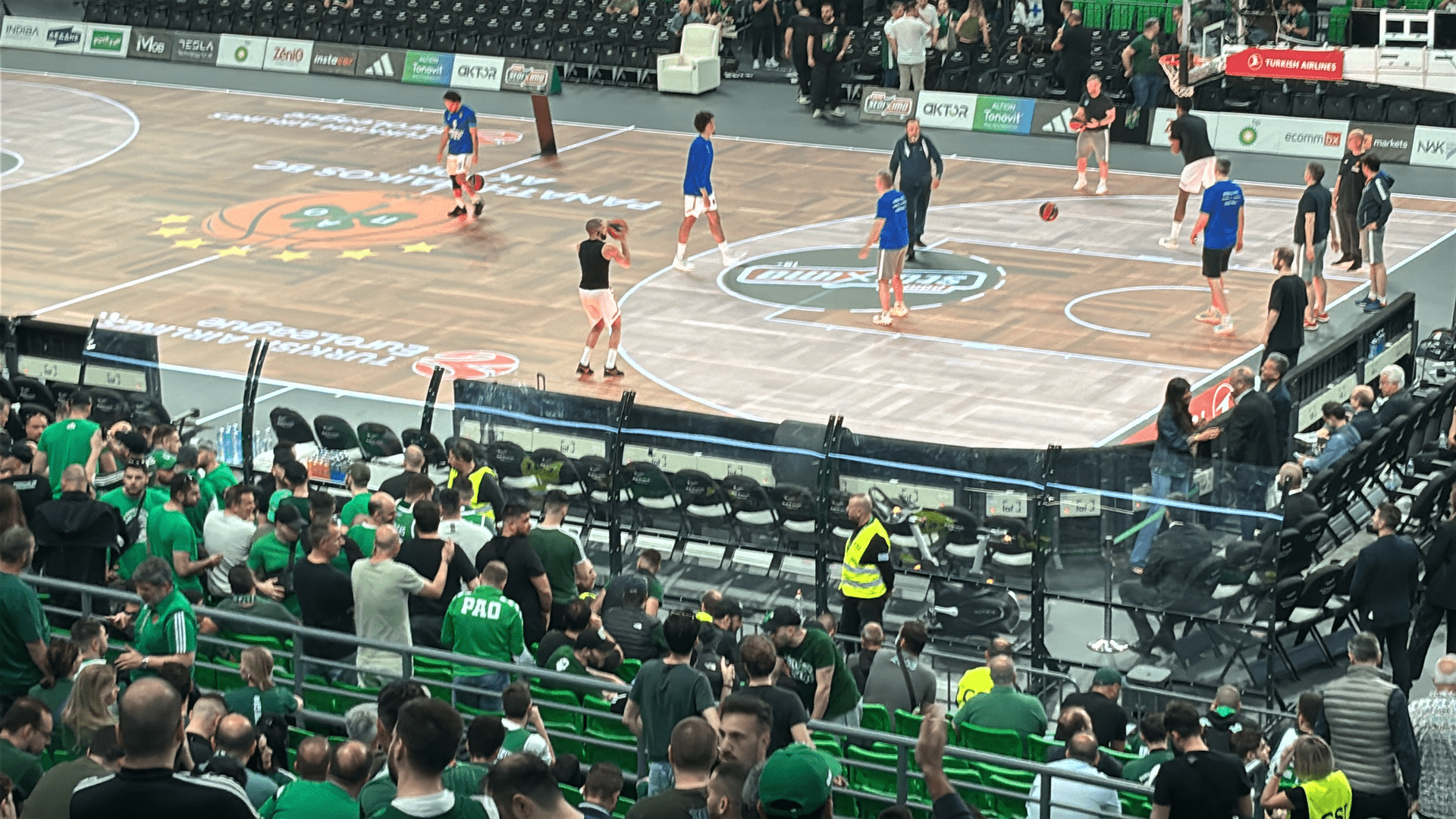 Ο Παναθηναϊκός τοποθέτησε προστατευτικό γυαλί πίσω από τον πάγκο της Εφές (video)