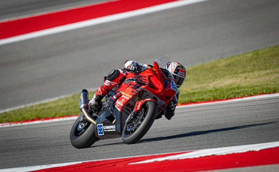 Η εργοστασιακή ομάδα της QJMotor στον δεύτερο αγώνα του WorldSSP στο Assen