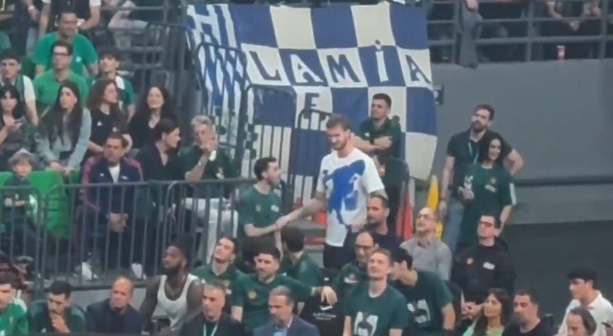 Ο Μπαλτσερόφσκι στο ΟΑΚΑ για να υποστηρίξει τον Παναθηναϊκό (video)