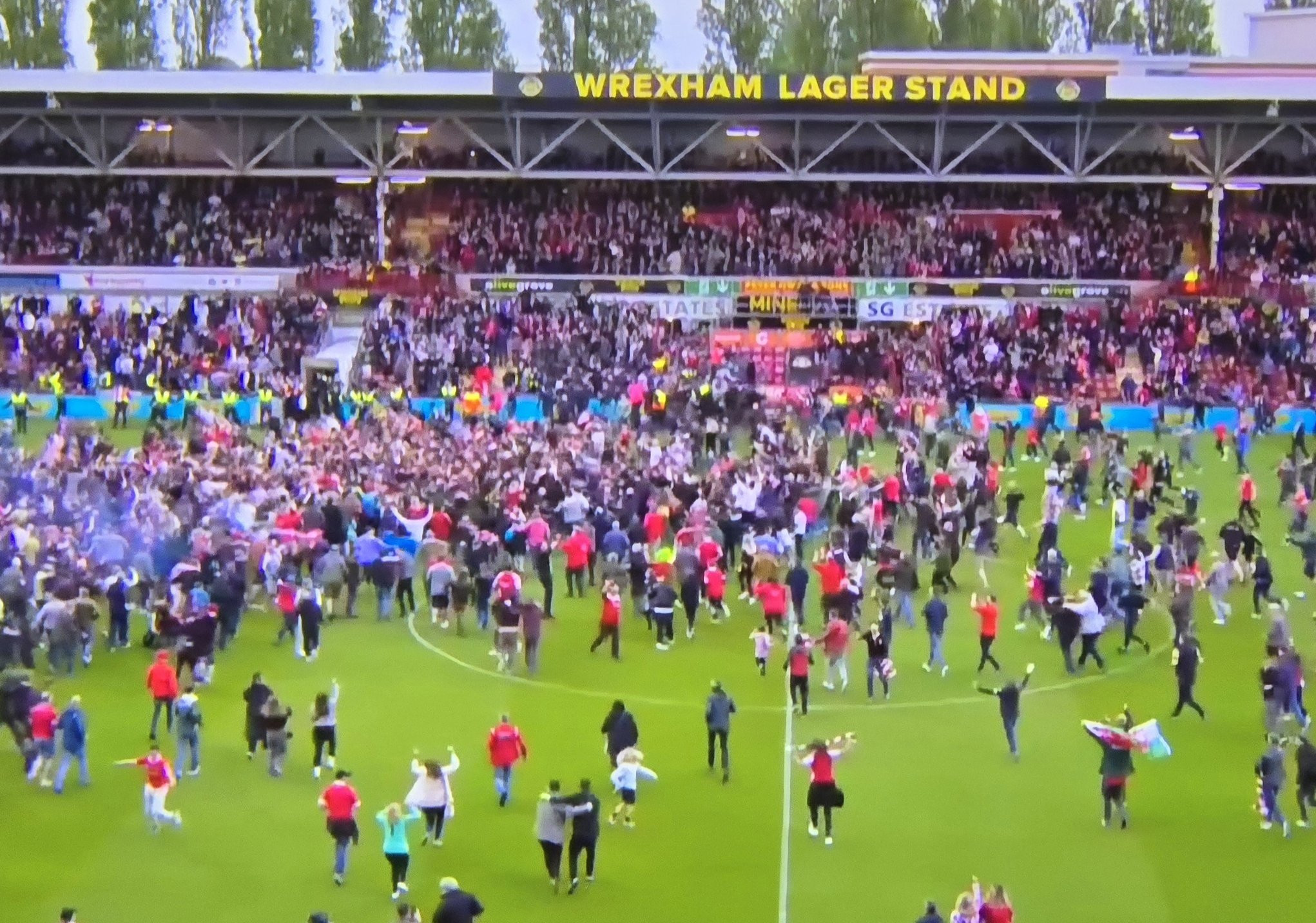 Γράφει ιστορία η Ρέξαμ - Ανέβηκε στην Championship με τρίτη άνοδο σε ισάριθμα χρόνια